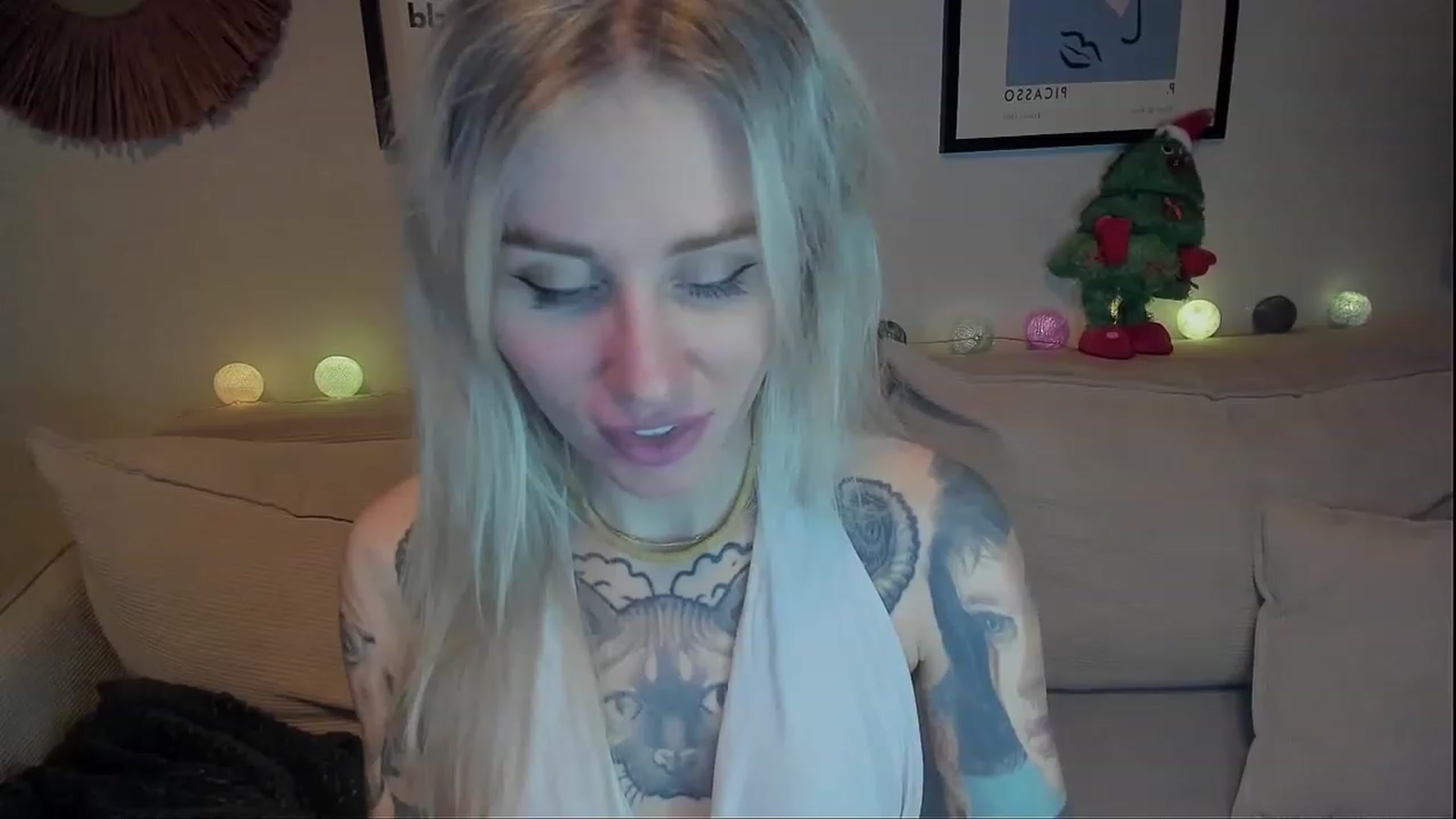 Gallery image thumbnail from Alexa_Smithhh's myfreecams stream on, 12/30/2023, 18:57 image 16 of 20