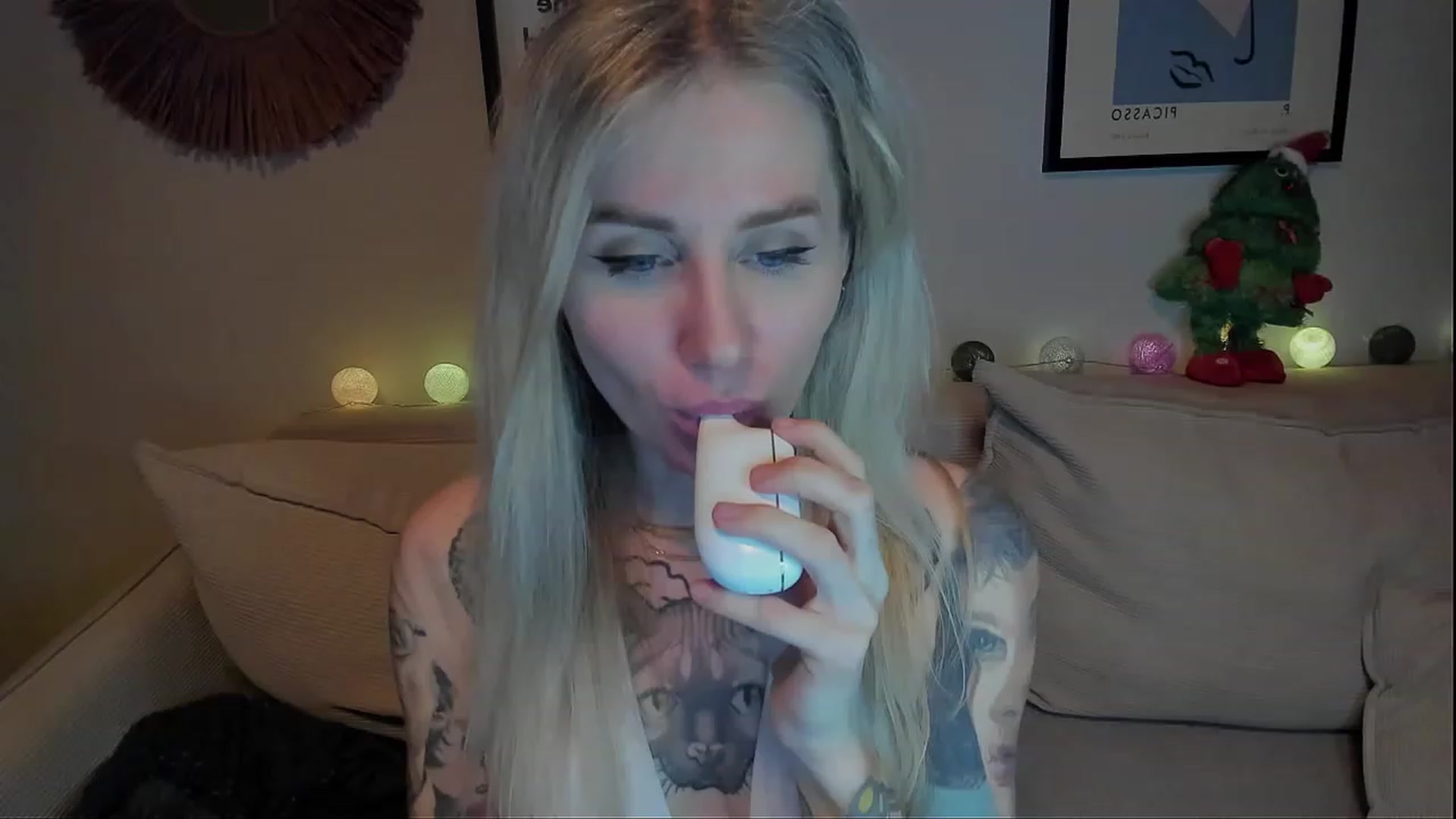 Gallery image thumbnail from Alexa_Smithhh's myfreecams stream on, 12/30/2023, 20:57 image 2 of 20