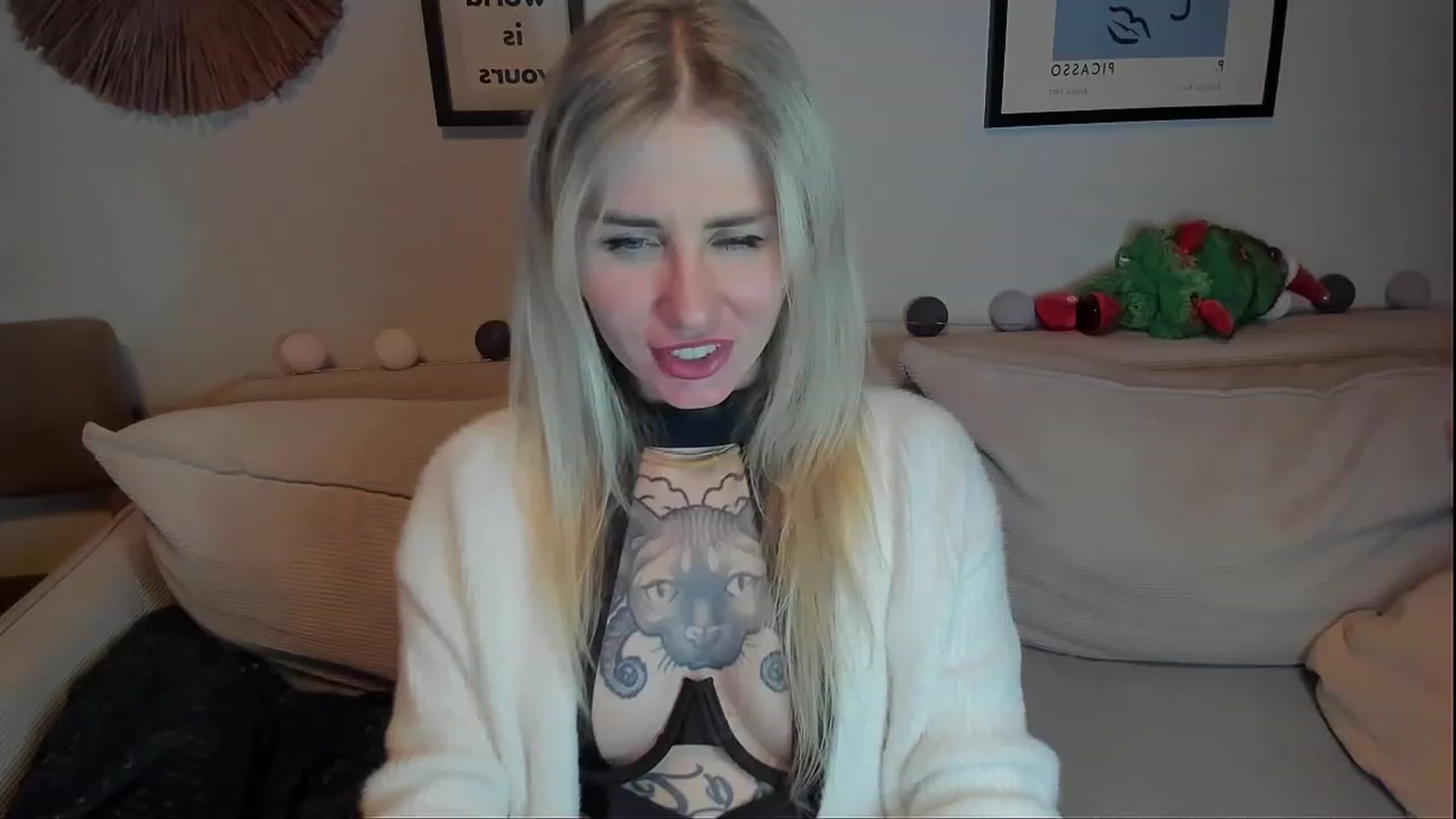 Gallery image thumbnail from Alexa_Smithhh's myfreecams stream on, 01/03/2024, 22:11 image 12 of 20
