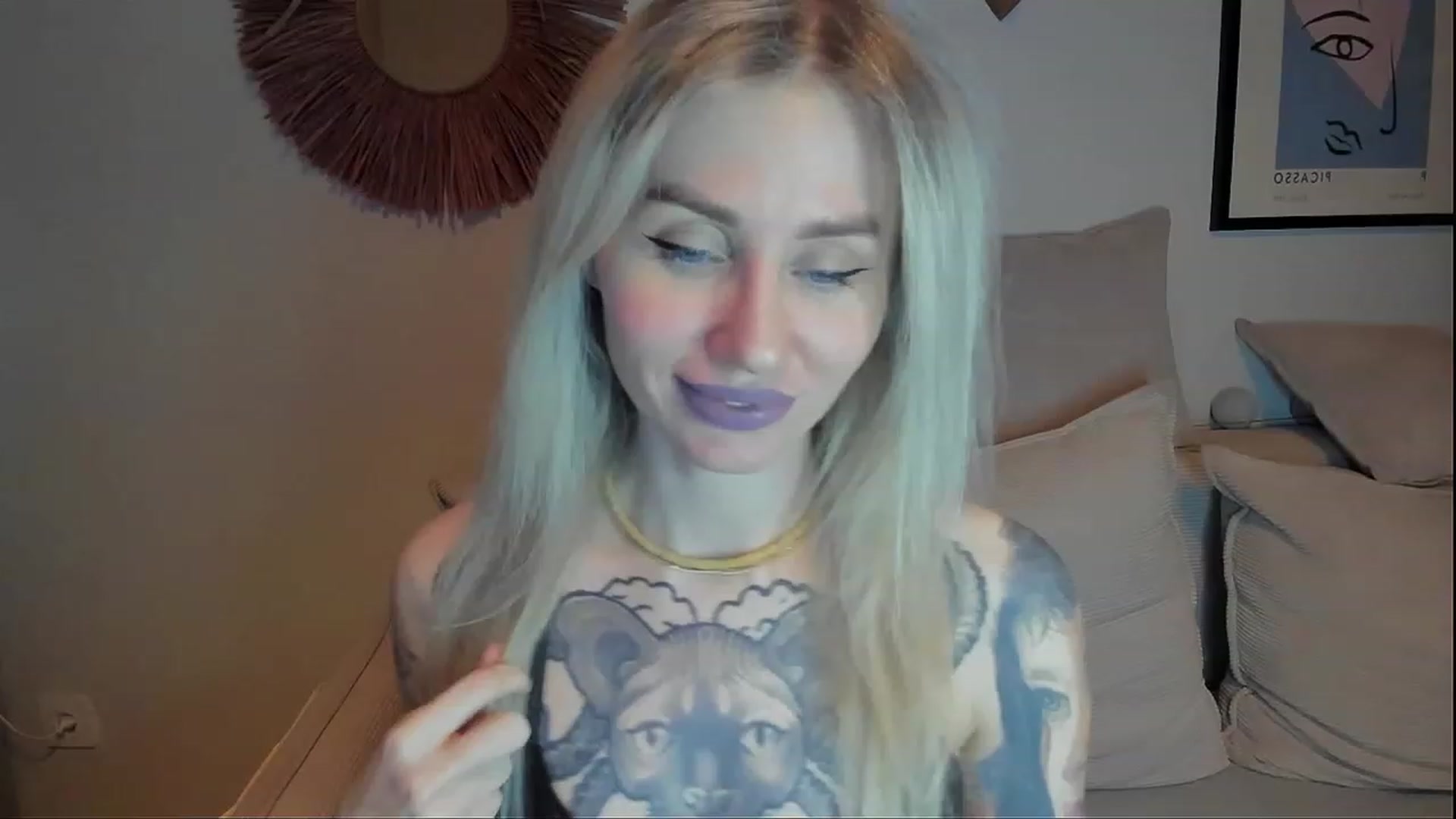 Gallery image thumbnail from Alexa_Smithhh's myfreecams stream on, 01/08/2024, 19:24 image 13 of 20