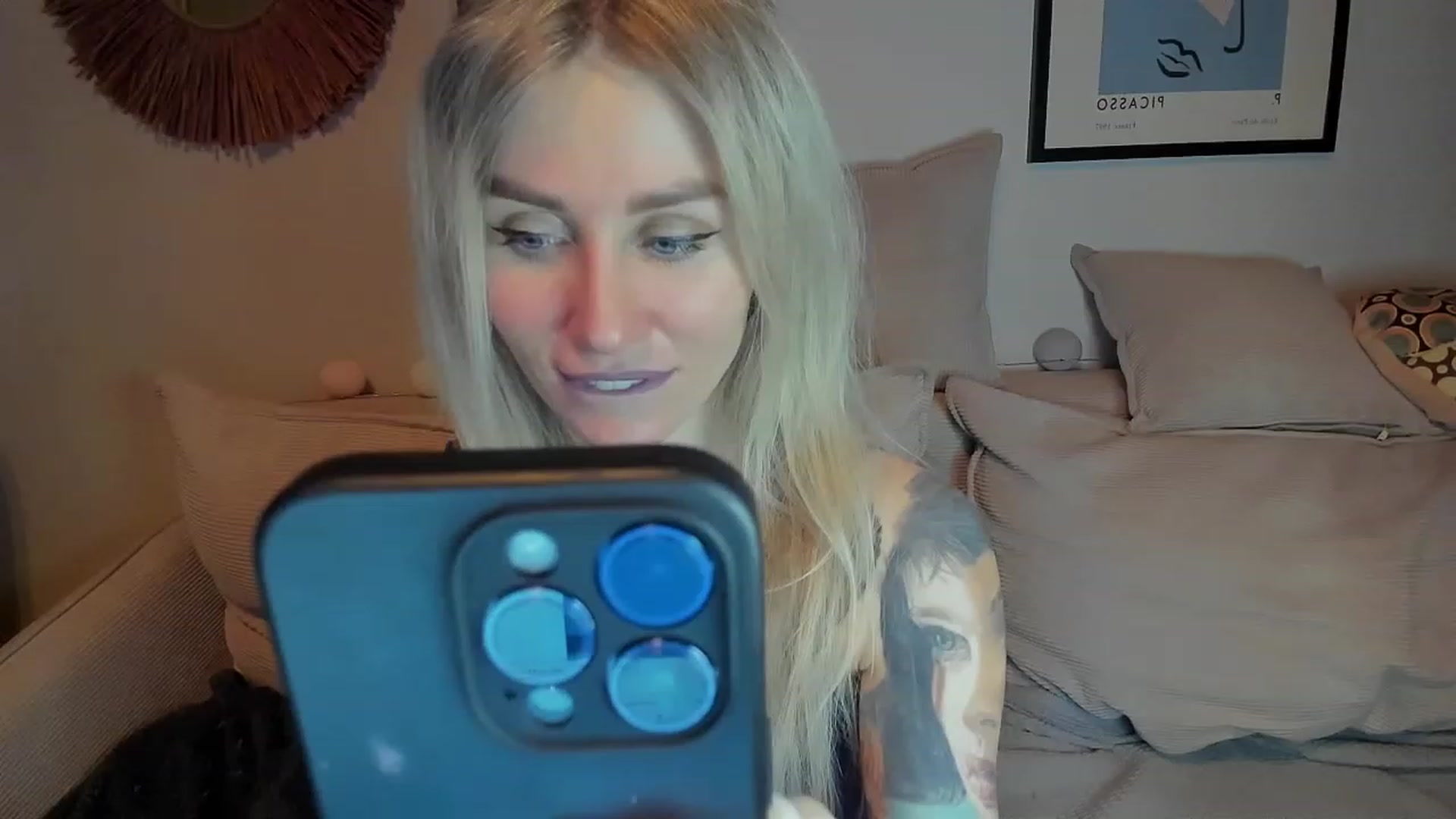 Gallery image thumbnail from Alexa_Smithhh's myfreecams stream on, 01/14/2024, 19:37 image 4 of 20