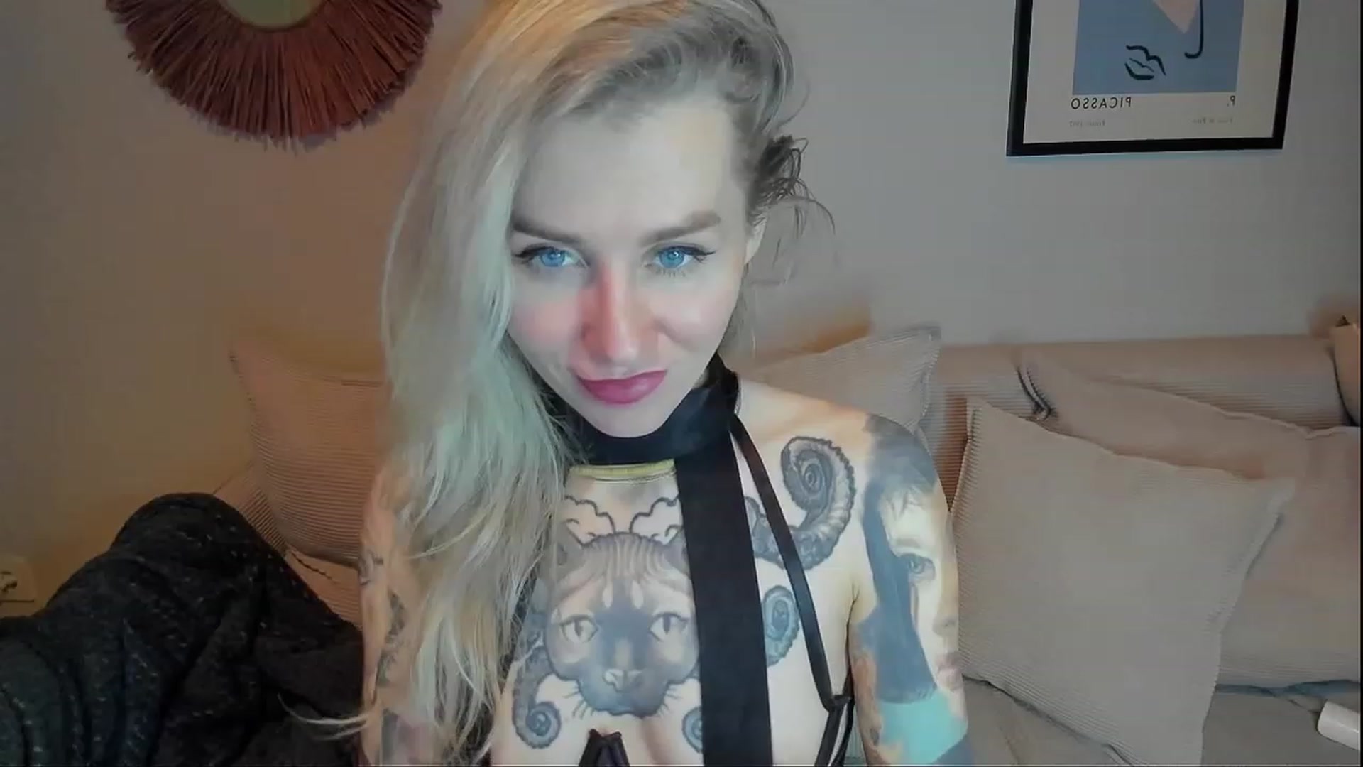 Gallery image thumbnail from Alexa_Smithhh's myfreecams stream on, 01/19/2024, 21:10 image 13 of 20