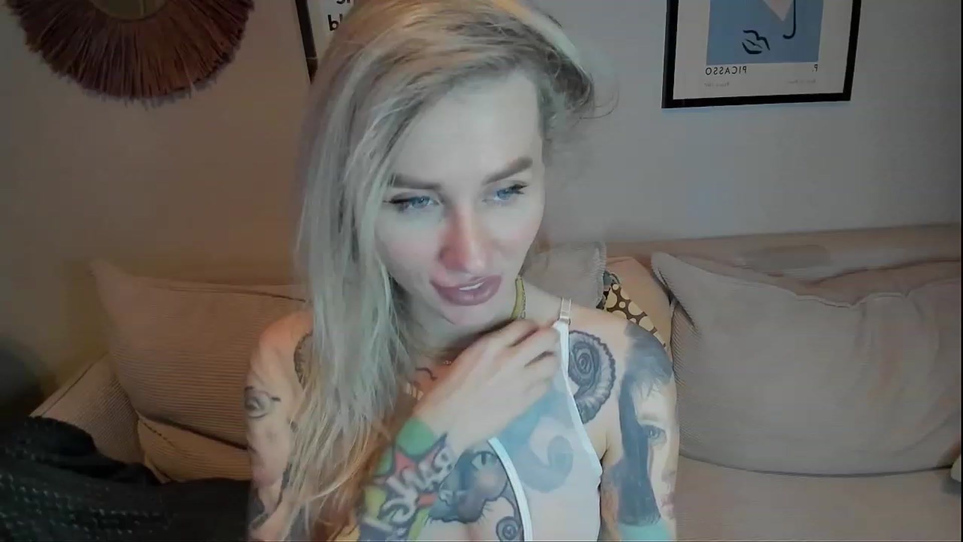 Gallery image thumbnail from Alexa_Smithhh's myfreecams stream on, 01/21/2024, 20:28 image 14 of 20