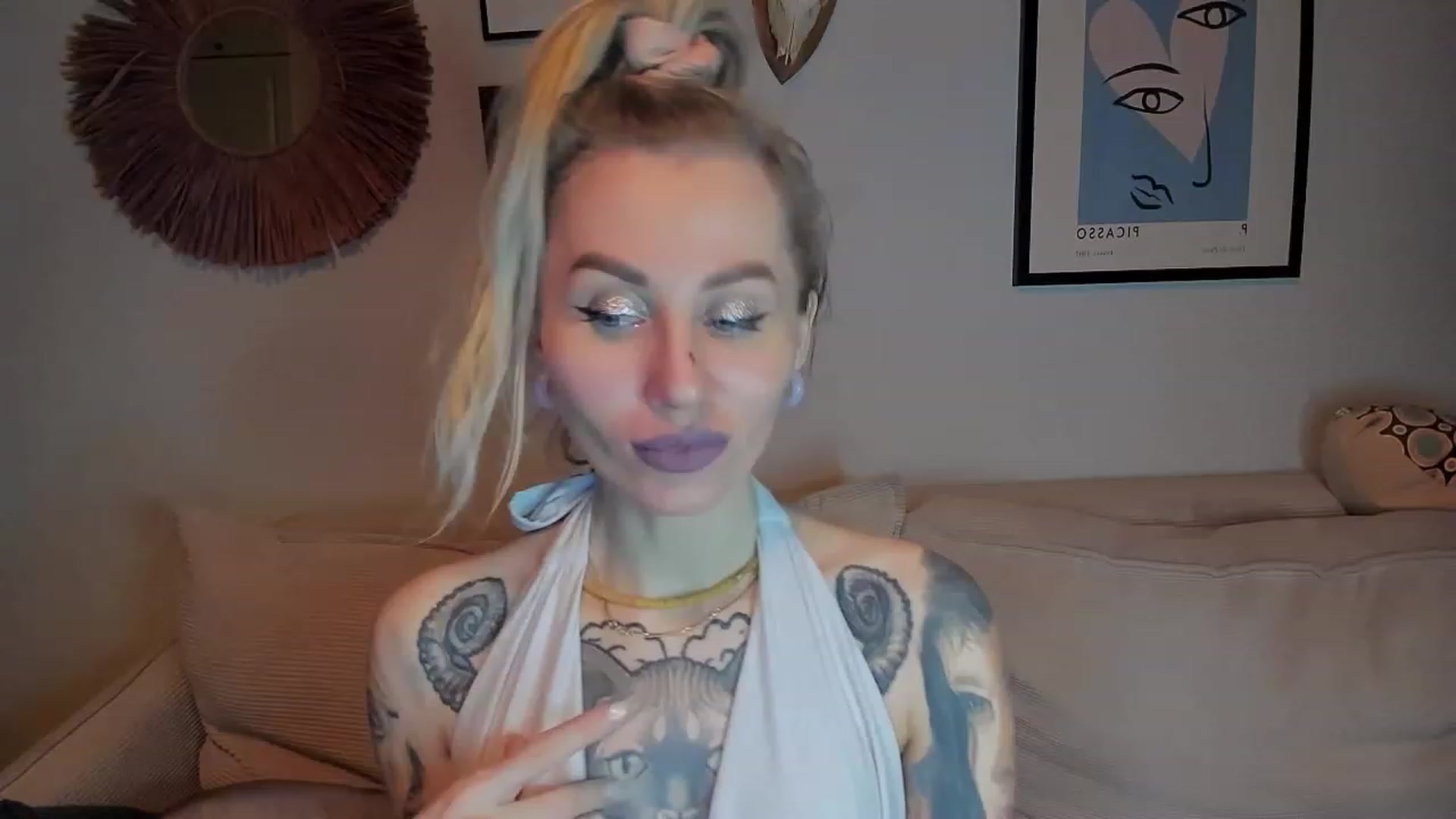 Gallery image thumbnail from Alexa_Smithhh's myfreecams stream on, 01/24/2024, 17:36 image 12 of 20