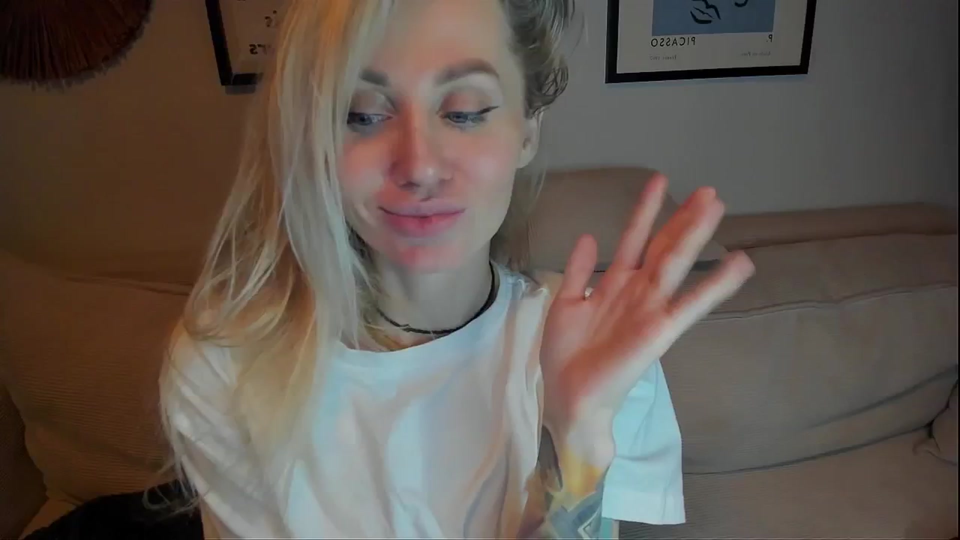 Gallery image thumbnail from Alexa_Smithhh's myfreecams stream on, 02/01/2024, 22:13 image 5 of 20