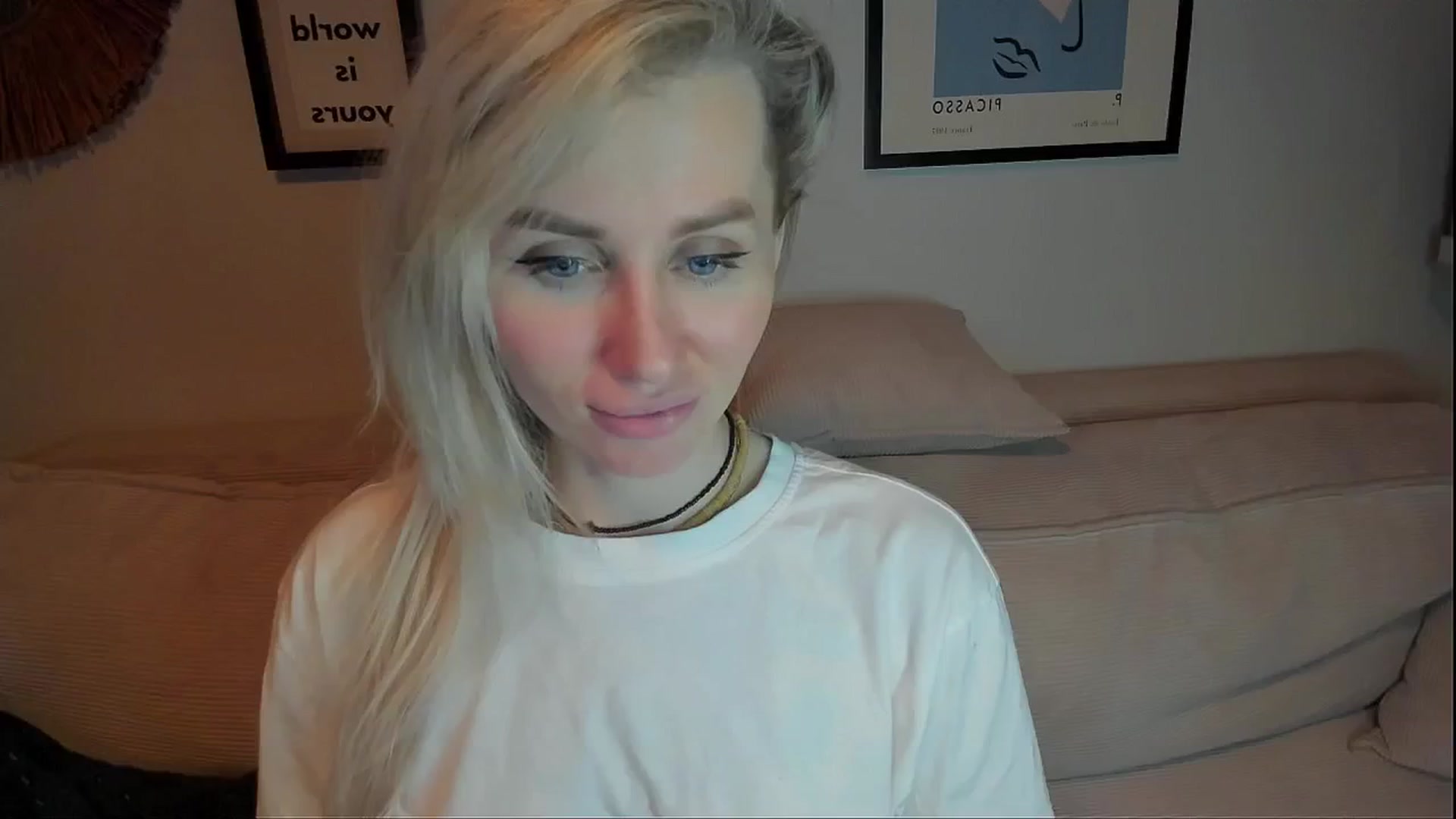 Gallery image thumbnail from Alexa_Smithhh's myfreecams stream on, 02/01/2024, 22:13 image 12 of 20