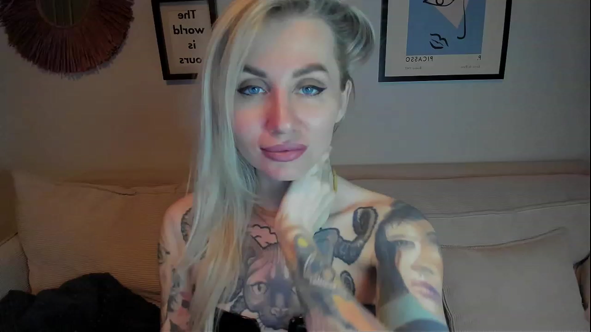 Gallery image thumbnail from Alexa_Smithhh's myfreecams stream on, 02/15/2024, 18:22 image 1 of 20