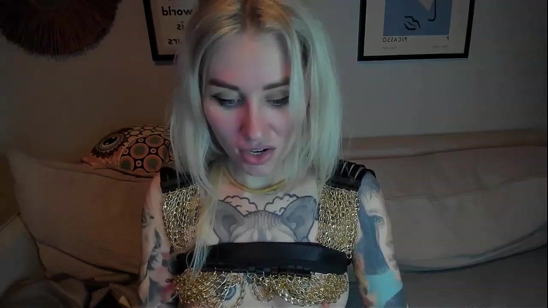 Gallery image thumbnail from Alexa_Smithhh's myfreecams stream on, 02/18/2024, 18:33 image 17 of 20
