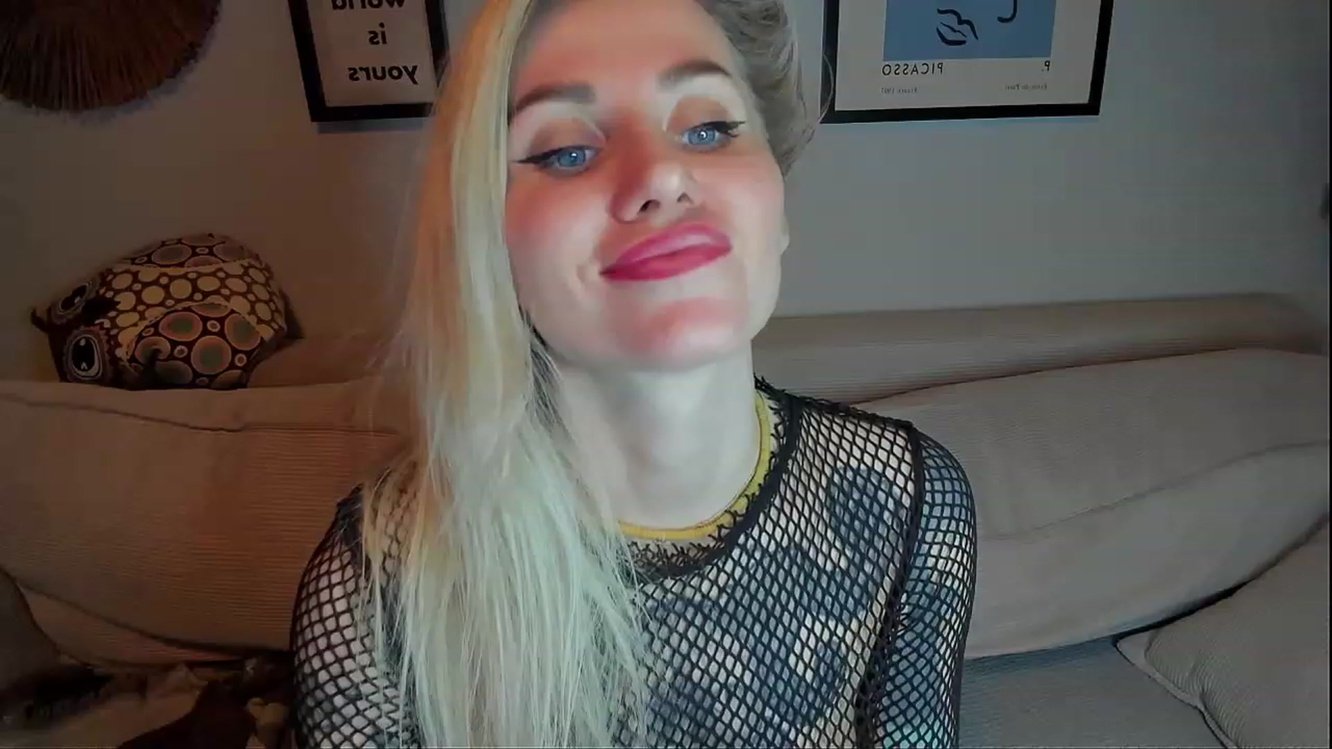 Gallery image thumbnail from Alexa_Smithhh's myfreecams stream on, 02/19/2024, 21:17 image 14 of 20