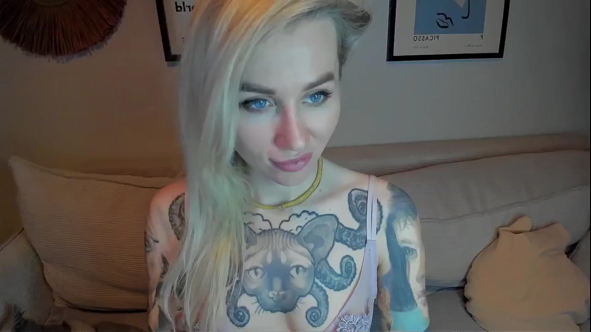 Gallery image thumbnail from Alexa_Smithhh's myfreecams stream on, 02/20/2024, 19:33 image 14 of 20
