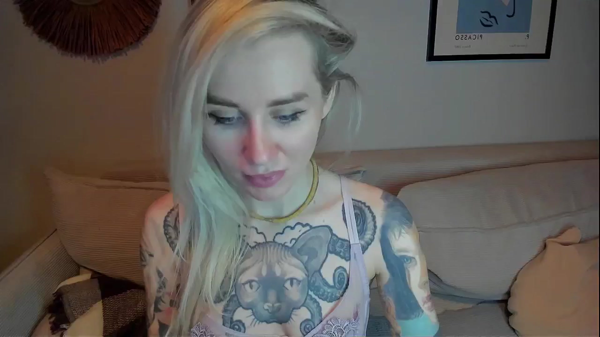 Gallery image thumbnail from Alexa_Smithhh's myfreecams stream on, 02/20/2024, 19:33 image 17 of 20