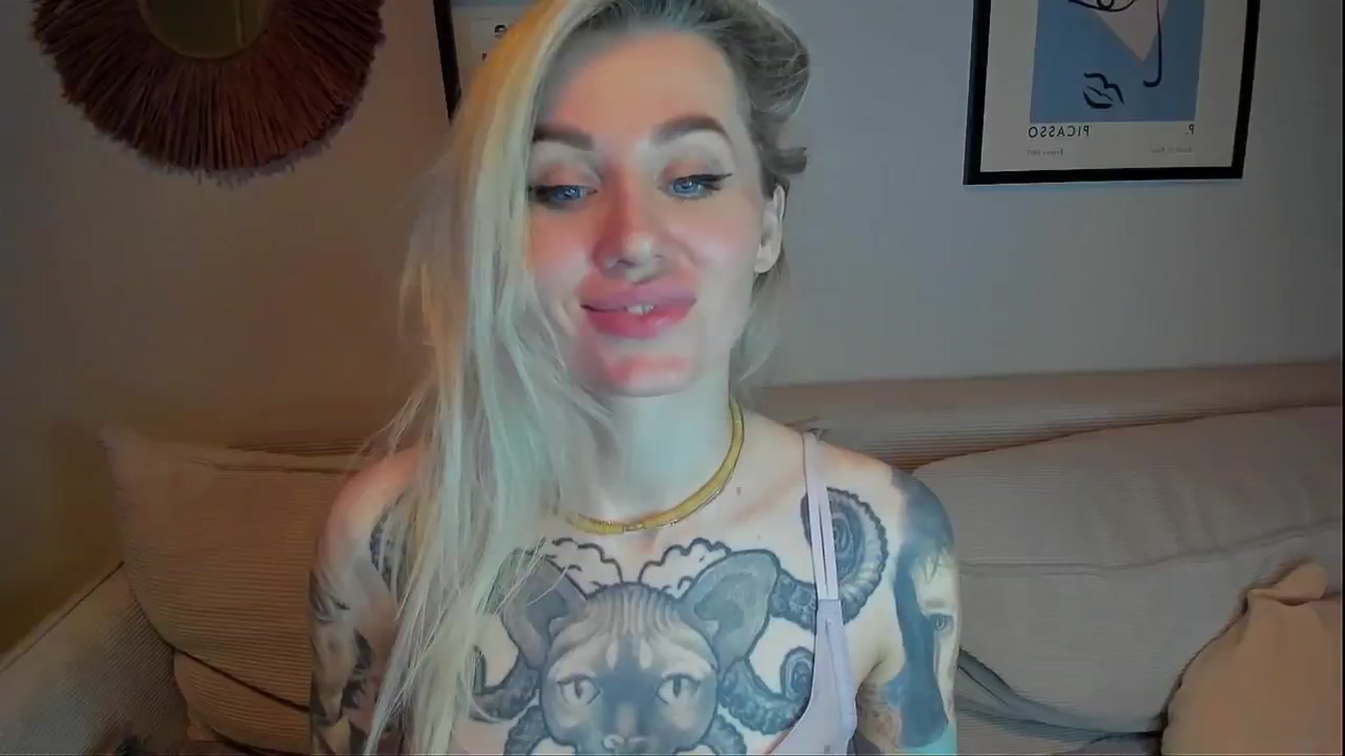 Gallery image thumbnail from Alexa_Smithhh's myfreecams stream on, 02/20/2024, 19:33 image 15 of 20