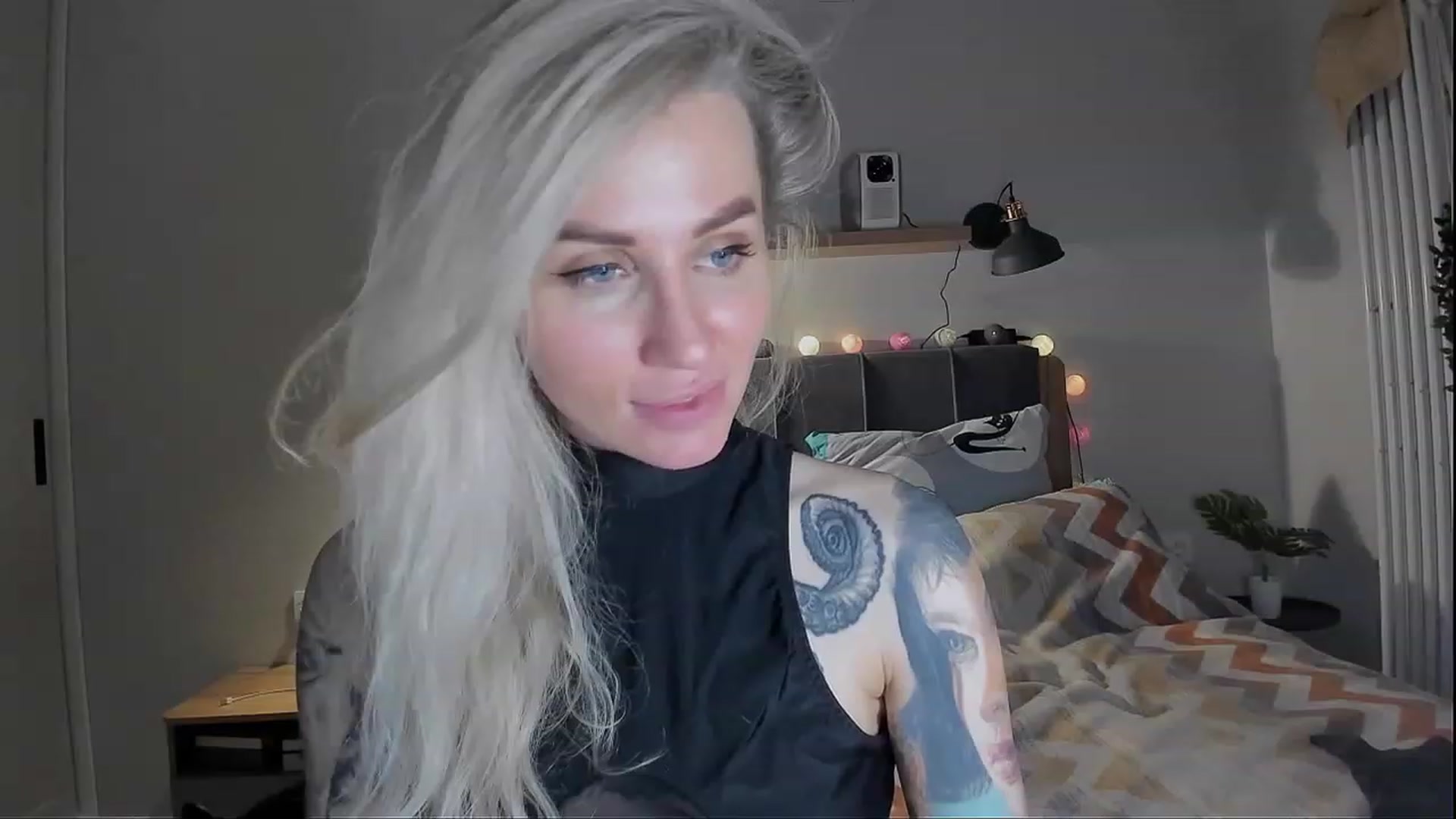Gallery image thumbnail from Alexa_Smithhh's myfreecams stream on, 03/01/2024, 22:45 image 4 of 20