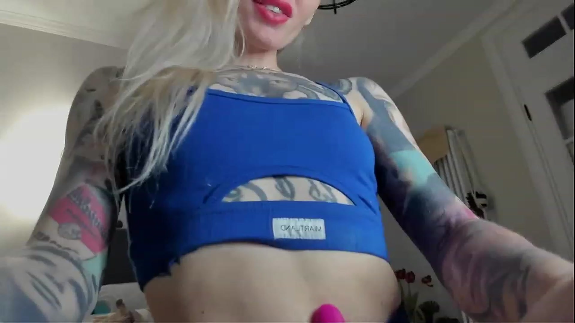 Gallery image thumbnail from Alexa_Smithhh's myfreecams stream on, 03/11/2024, 20:36 image 14 of 20