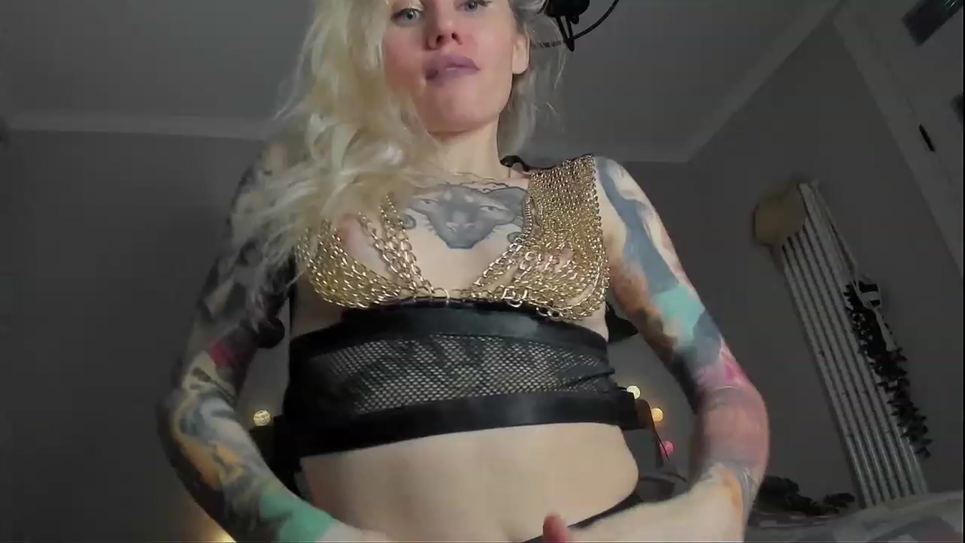 Gallery image thumbnail from Alexa_Smithhh's myfreecams stream on, 03/15/2024, 20:58 image 14 of 20