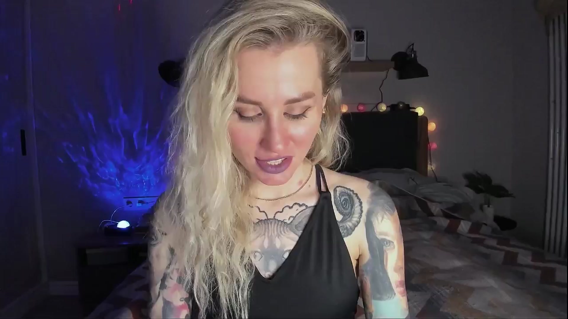 Gallery image thumbnail from Alexa_Smithhh's myfreecams stream on, 03/28/2024, 18:45 image 14 of 20
