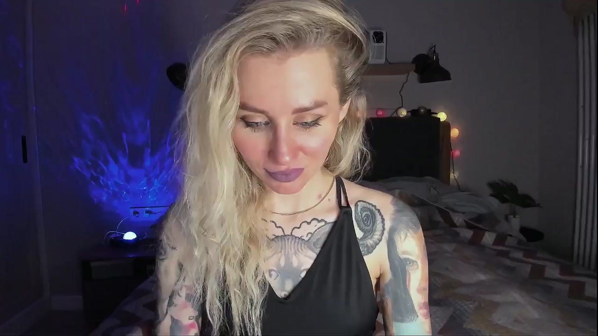 Gallery image thumbnail from Alexa_Smithhh's myfreecams stream on, 03/28/2024, 18:45 image 13 of 20