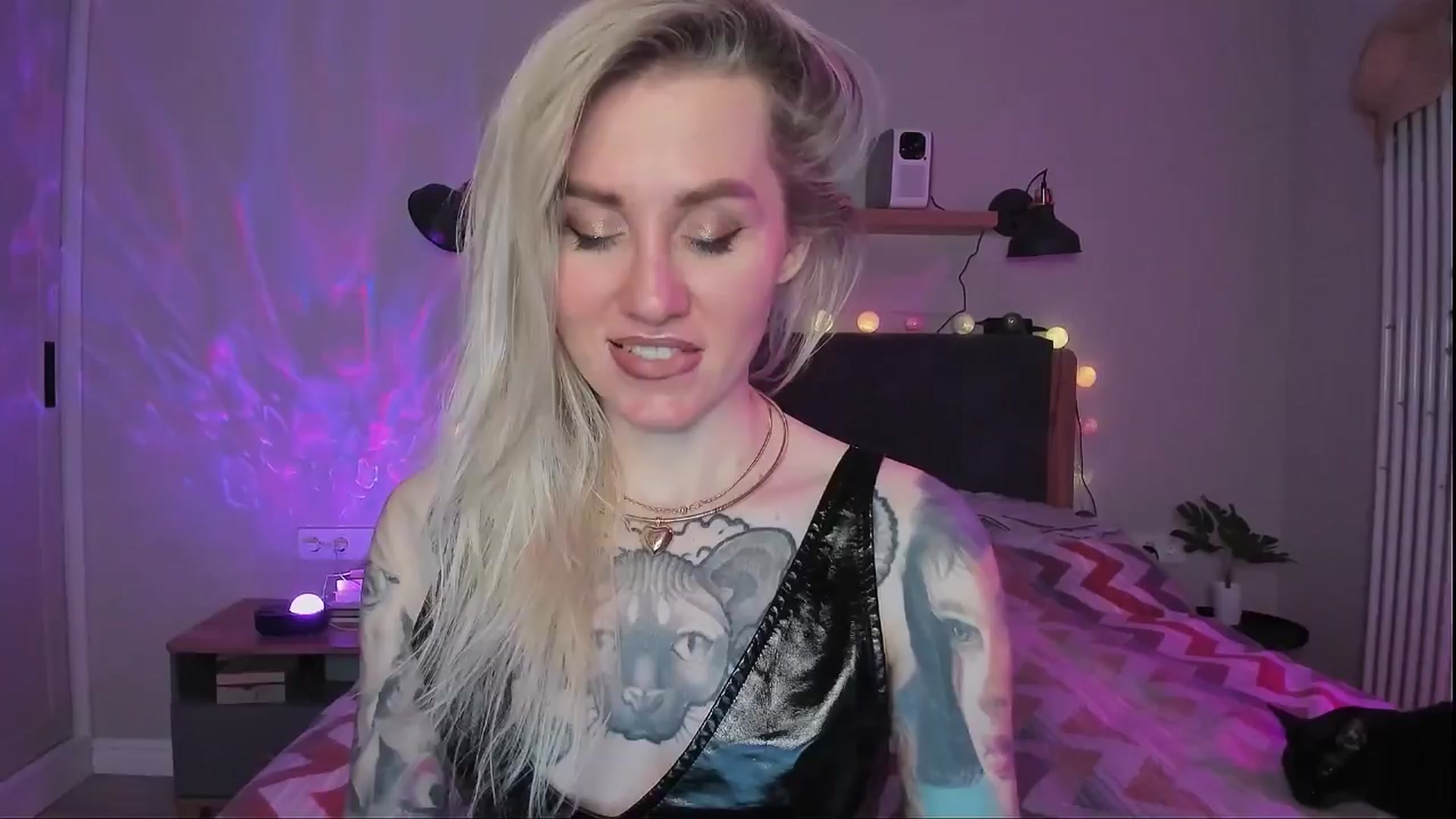 Gallery image thumbnail from Alexa_Smithhh's myfreecams stream on, 04/01/2024, 21:13 image 7 of 20