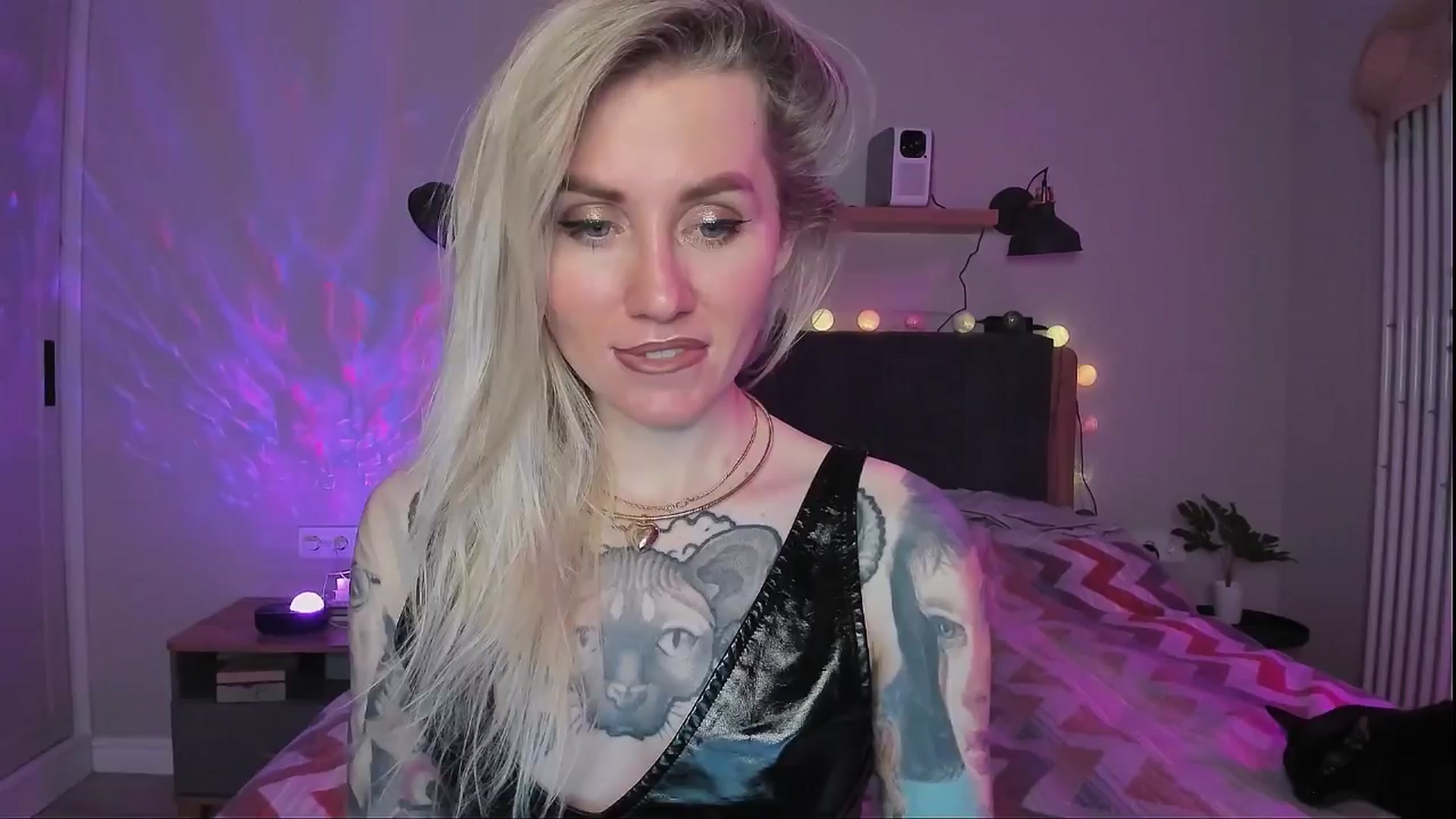 Gallery image thumbnail from Alexa_Smithhh's myfreecams stream on, 04/01/2024, 21:13 image 6 of 20