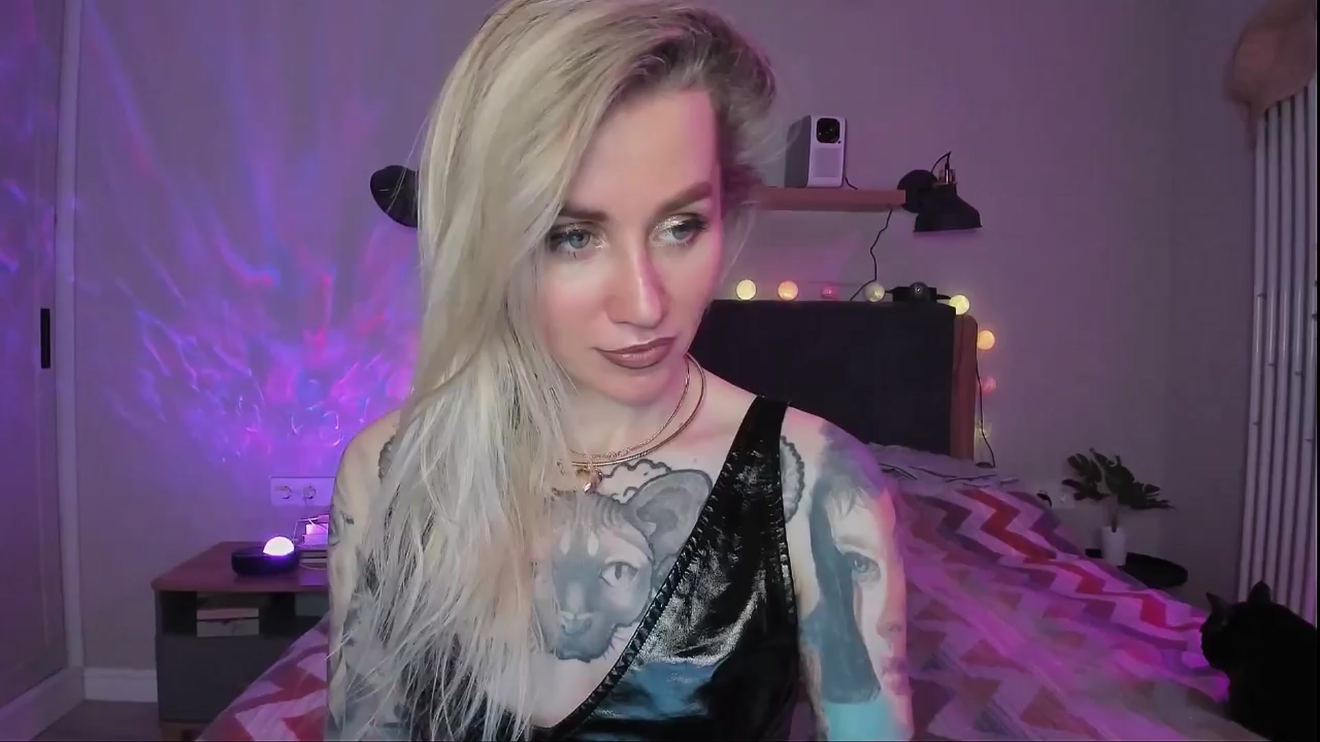 Gallery image thumbnail from Alexa_Smithhh's myfreecams stream on, 04/01/2024, 21:13 image 4 of 20