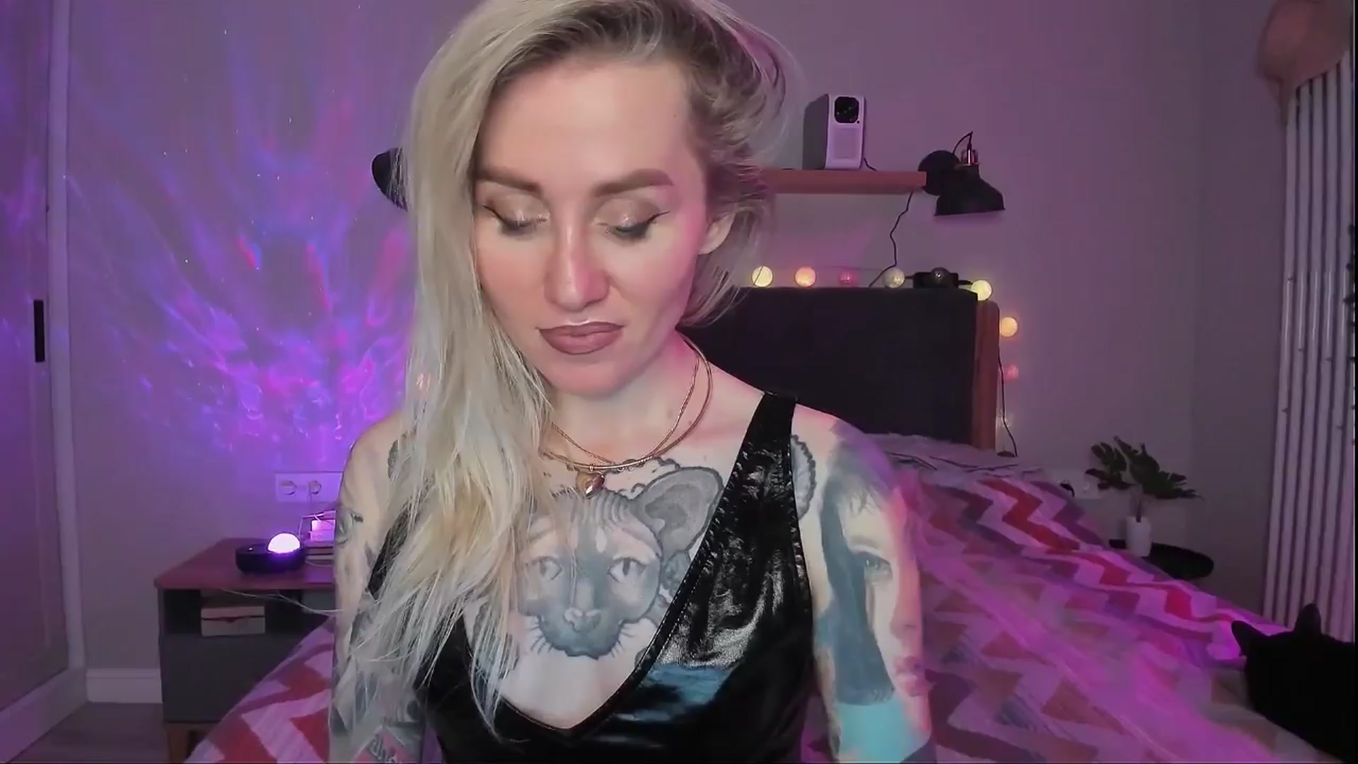 Gallery image thumbnail from Alexa_Smithhh's myfreecams stream on, 04/01/2024, 21:13 image 19 of 20