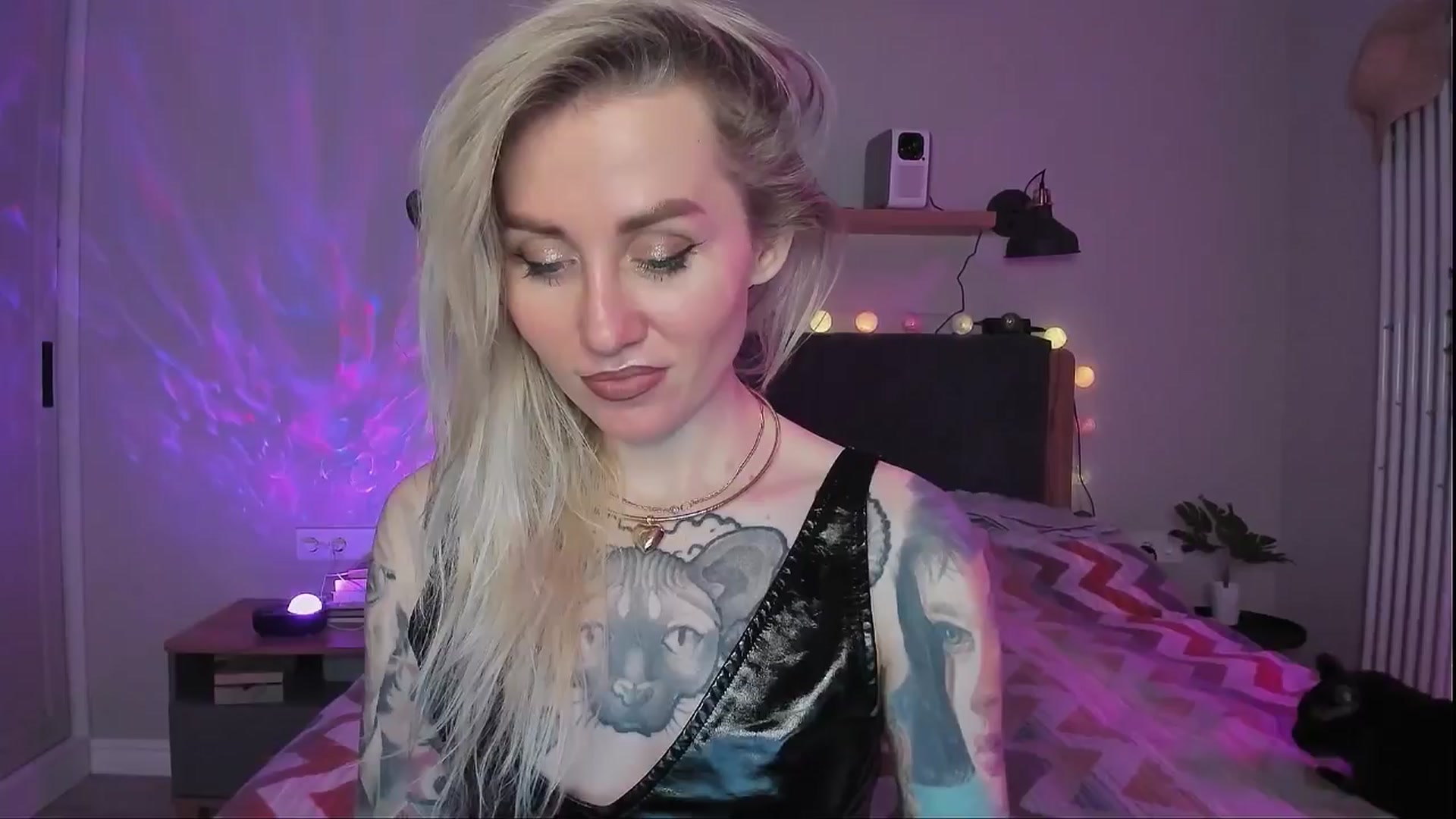 Gallery image thumbnail from Alexa_Smithhh's myfreecams stream on, 04/01/2024, 21:13 image 9 of 20