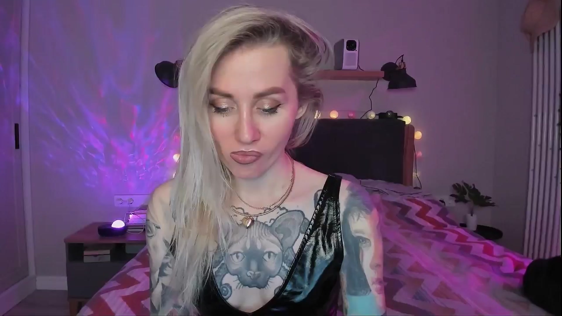 Gallery image thumbnail from Alexa_Smithhh's myfreecams stream on, 04/01/2024, 21:59 image 6 of 20