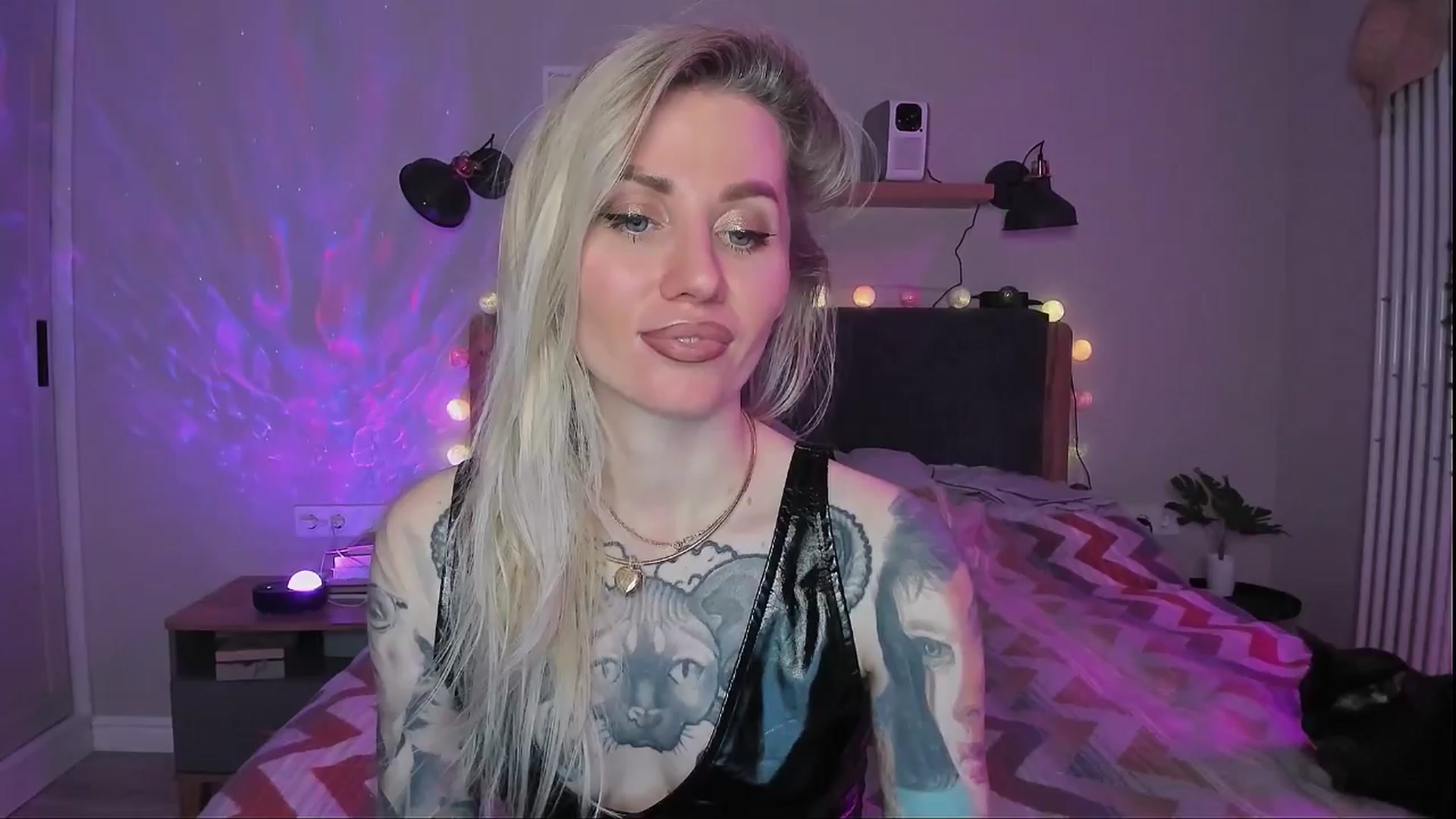 Gallery image thumbnail from Alexa_Smithhh's myfreecams stream on, 04/01/2024, 21:59 image 1 of 20