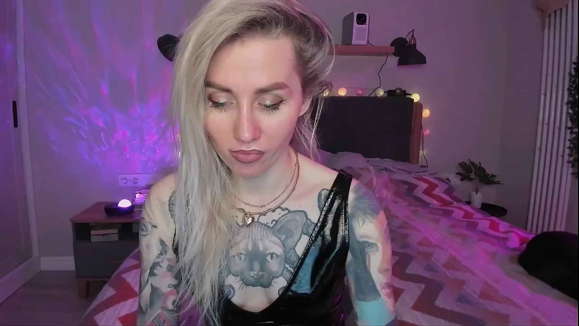 Gallery image thumbnail from Alexa_Smithhh's myfreecams stream on, 04/01/2024, 21:59 image 16 of 20