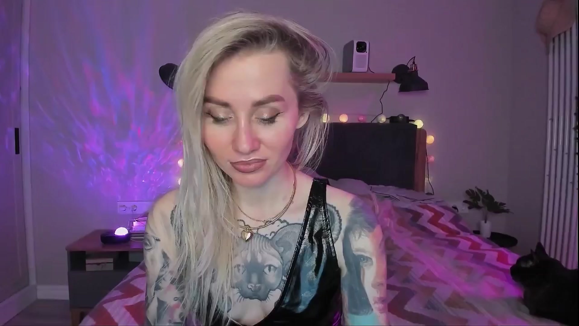 Gallery image thumbnail from Alexa_Smithhh's myfreecams stream on, 04/01/2024, 21:59 image 2 of 20