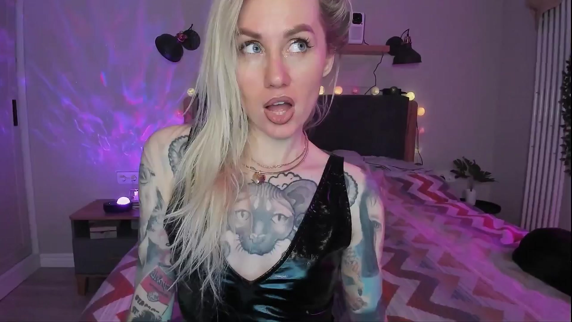 Gallery image thumbnail from Alexa_Smithhh's myfreecams stream on, 04/01/2024, 21:59 image 15 of 20