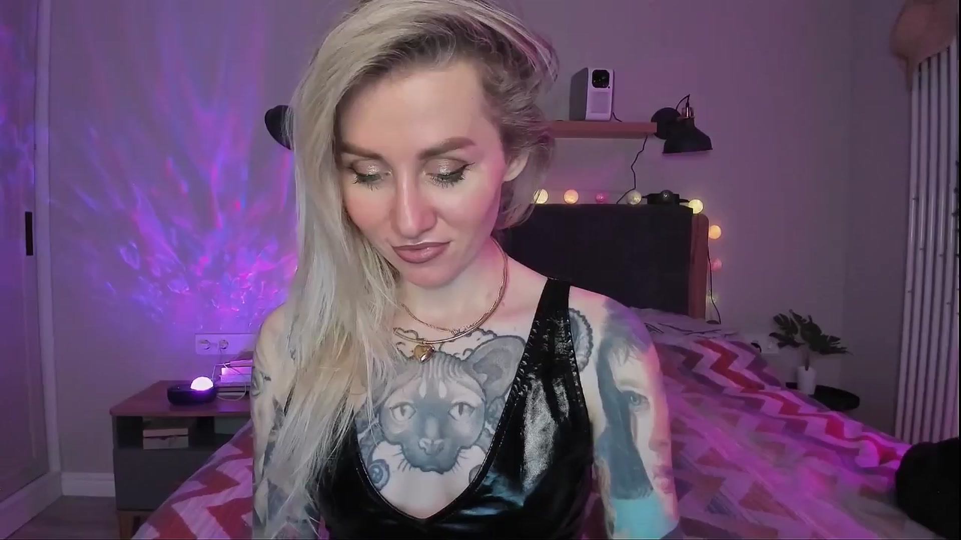 Gallery image thumbnail from Alexa_Smithhh's myfreecams stream on, 04/01/2024, 21:59 image 5 of 20