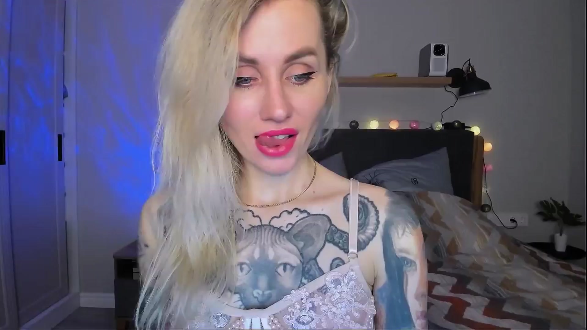 Gallery image thumbnail from Alexa_Smithhh's myfreecams stream on, 04/07/2024, 19:06 image 14 of 20