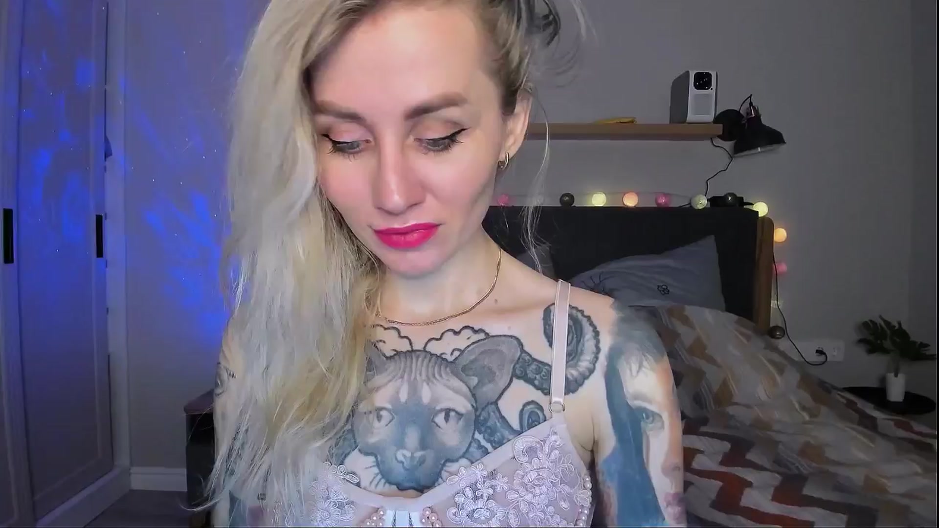 Gallery image thumbnail from Alexa_Smithhh's myfreecams stream on, 04/07/2024, 19:06 image 9 of 20