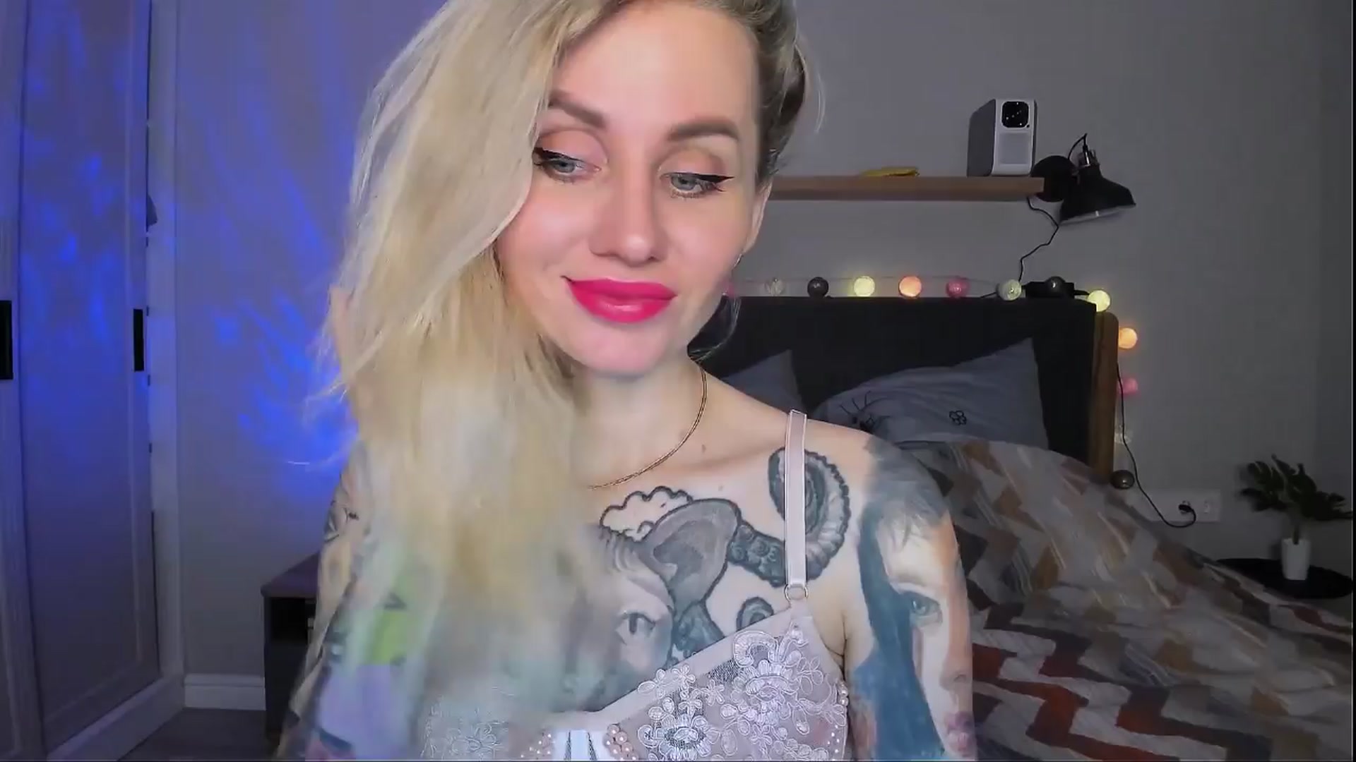 Gallery image thumbnail from Alexa_Smithhh's myfreecams stream on, 04/07/2024, 19:06 image 12 of 20