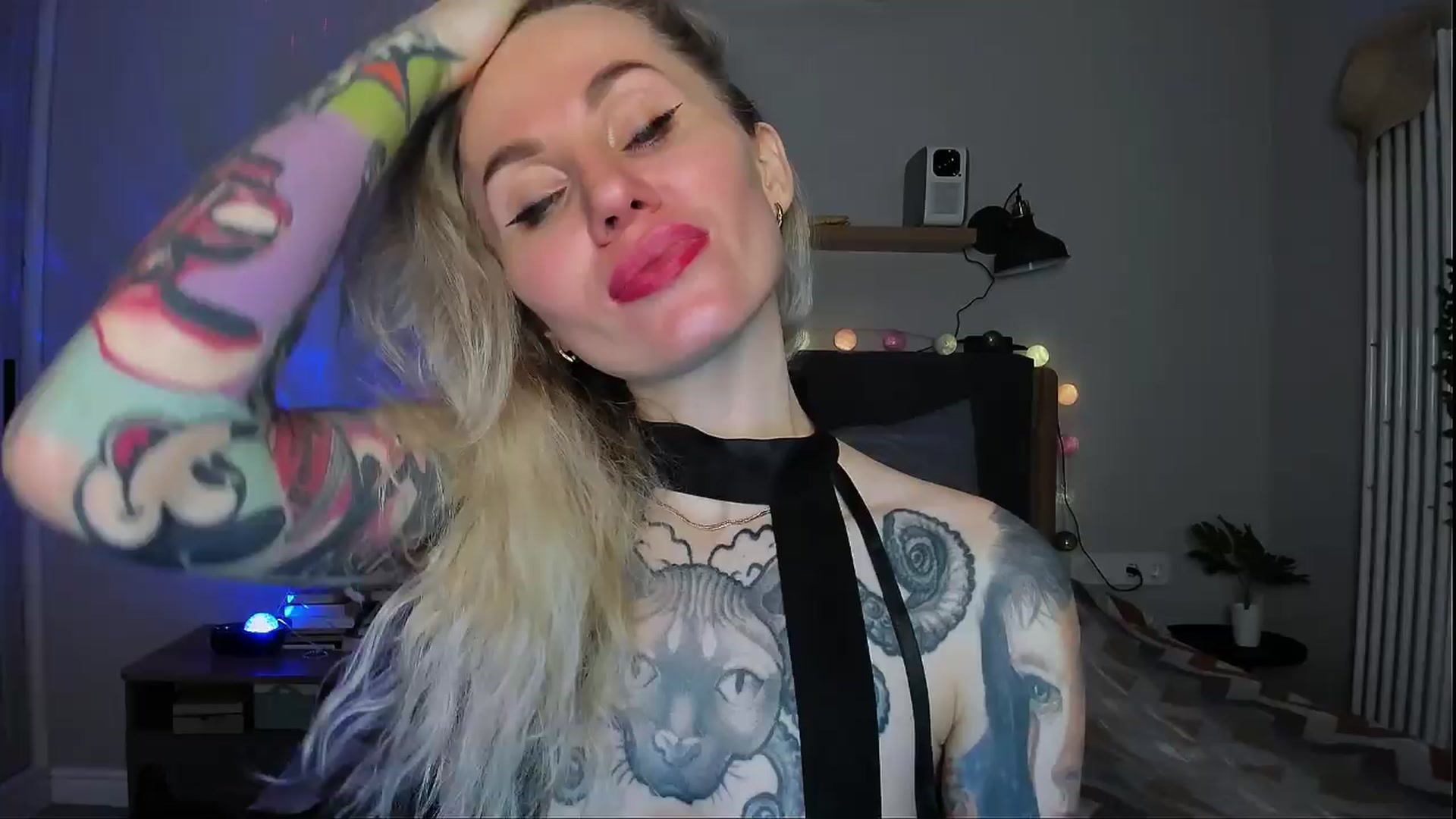 Gallery image thumbnail from Alexa_Smithhh's myfreecams stream on, 04/08/2024, 19:03 image 4 of 20