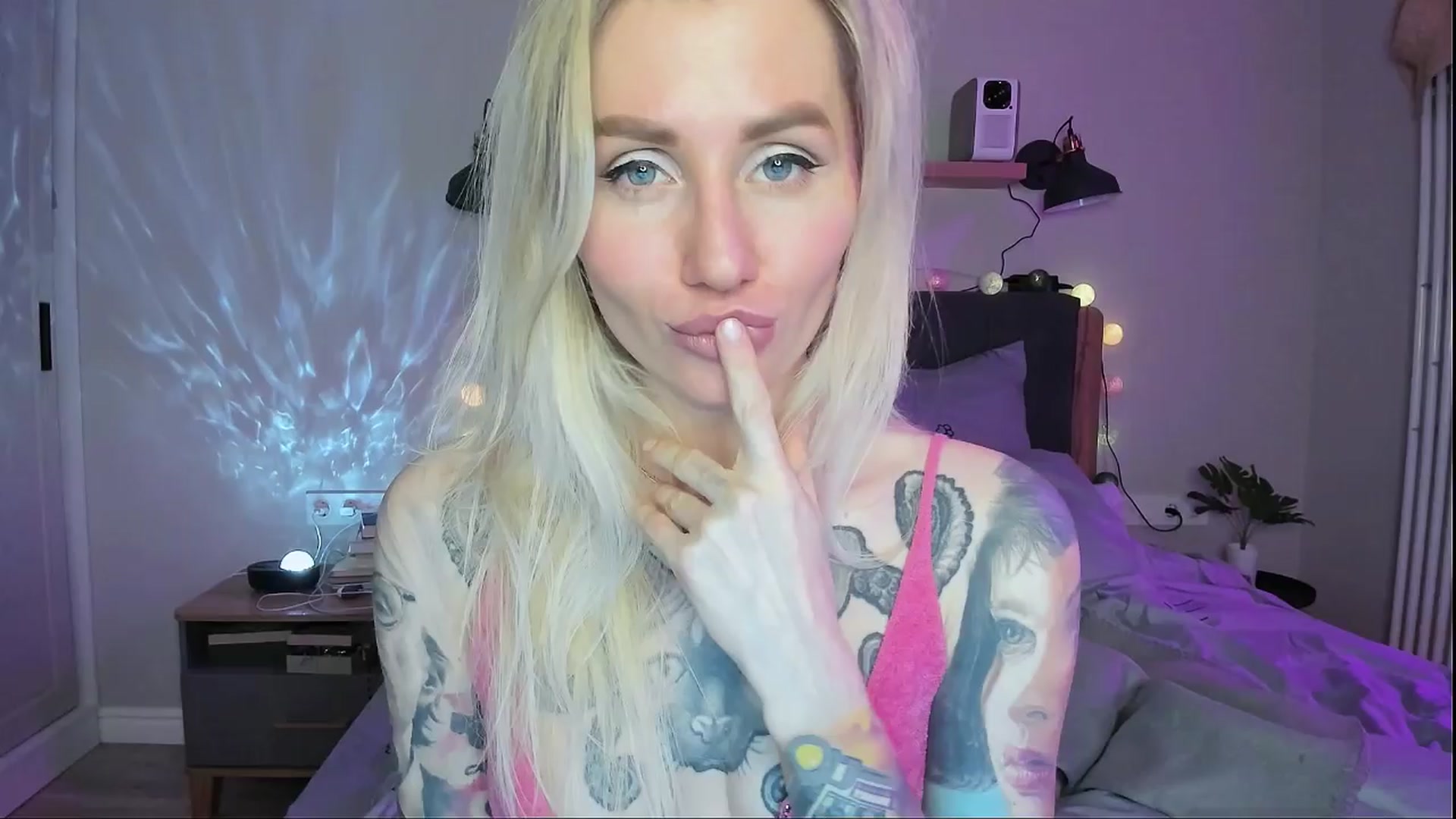 Gallery image thumbnail from Alexa_Smithhh's myfreecams stream on, 04/11/2024, 18:49 image 16 of 20