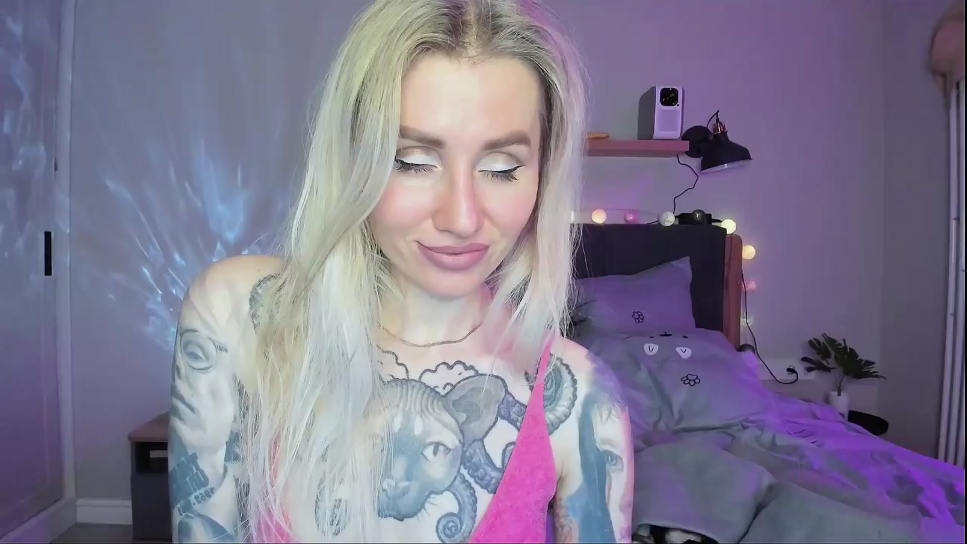 Gallery image thumbnail from Alexa_Smithhh's myfreecams stream on, 04/11/2024, 18:49 image 8 of 20