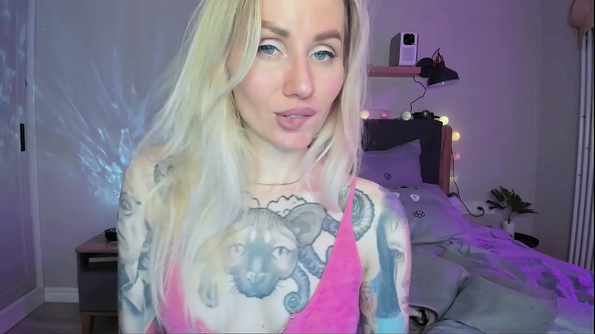 Gallery image thumbnail from Alexa_Smithhh's myfreecams stream on, 04/11/2024, 18:49 image 15 of 20