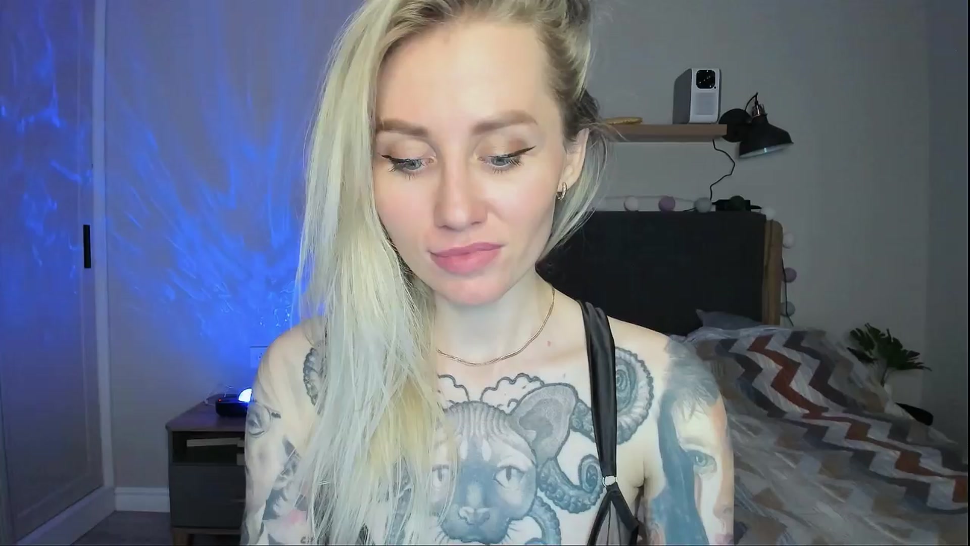 Gallery image thumbnail from Alexa_Smithhh's myfreecams stream on, 04/15/2024, 20:57 image 4 of 20