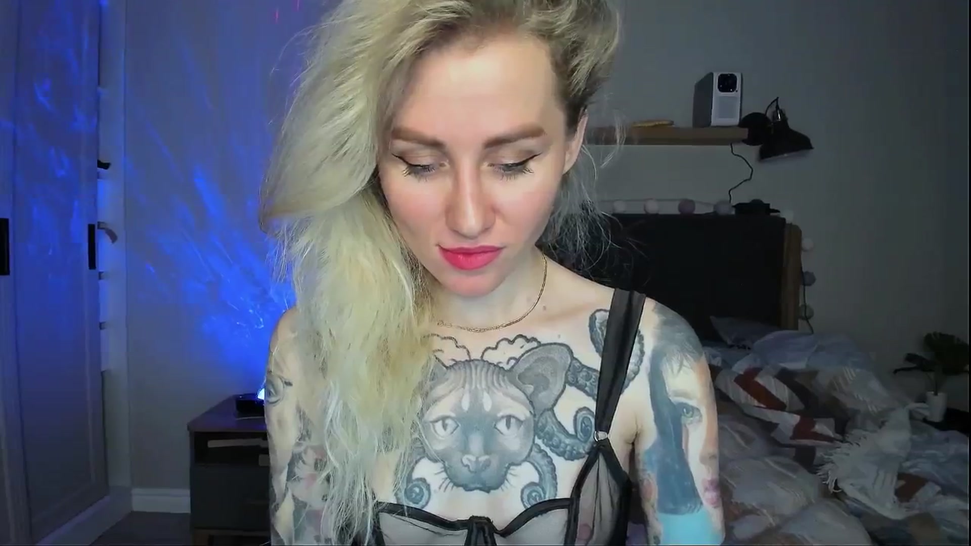 Gallery image thumbnail from Alexa_Smithhh's myfreecams stream on, 04/19/2024, 21:16 image 14 of 20