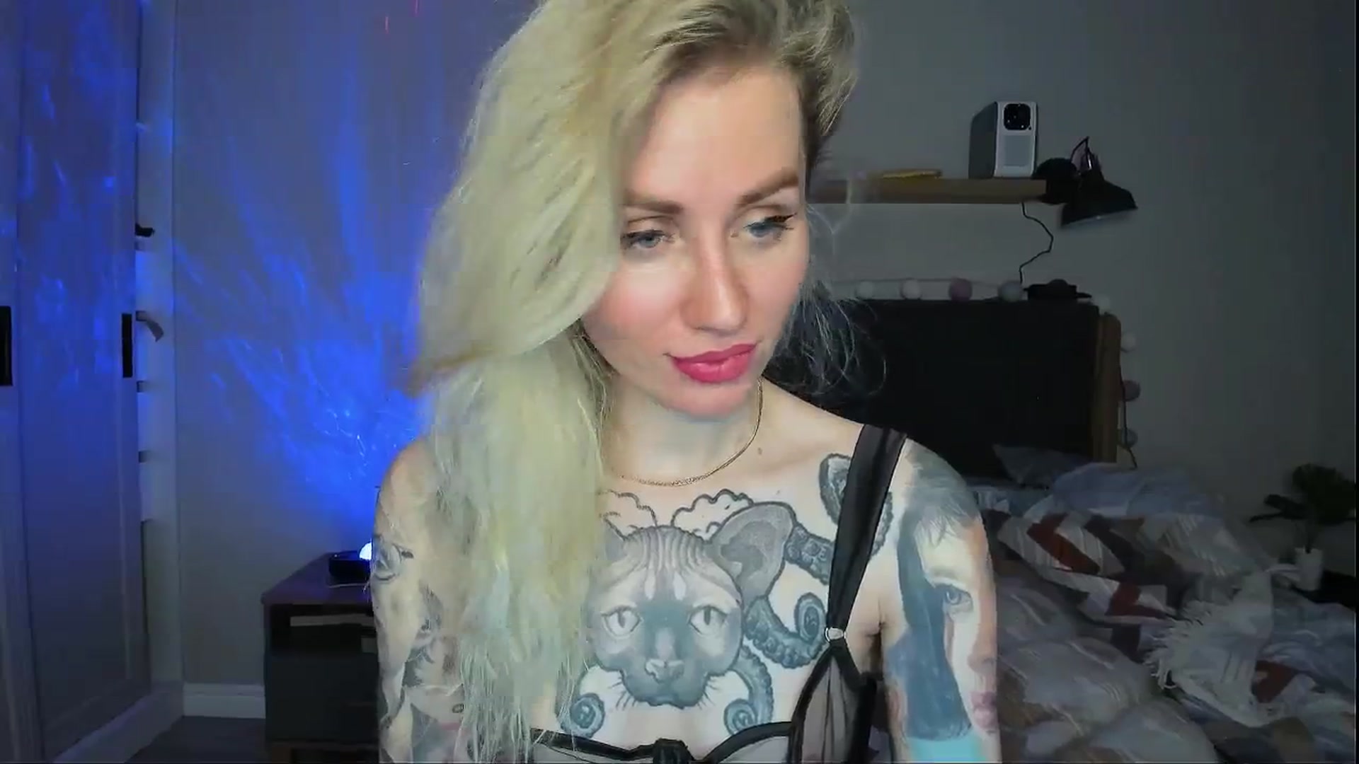 Gallery image thumbnail from Alexa_Smithhh's myfreecams stream on, 04/19/2024, 21:16 image 15 of 20