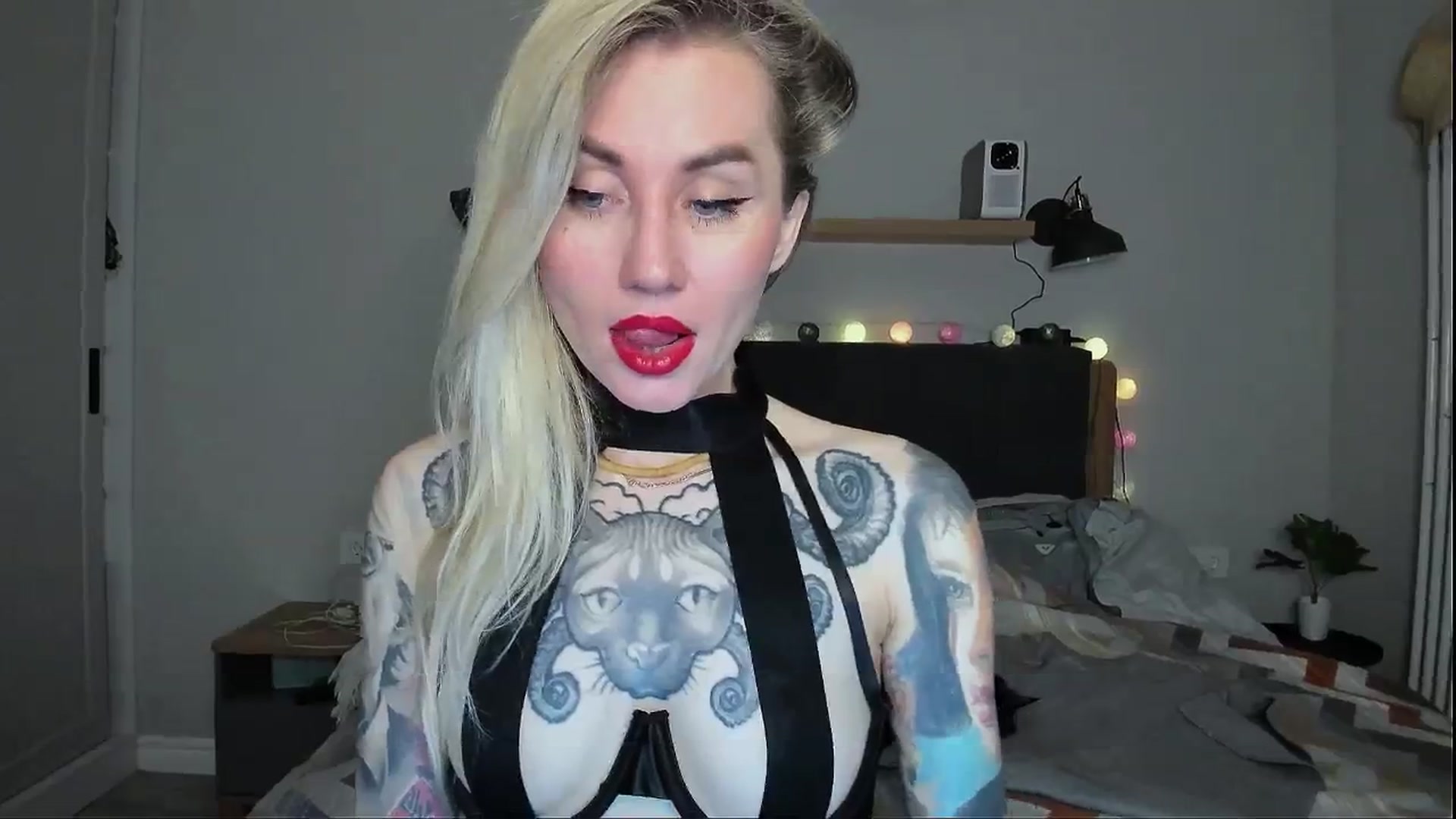 Gallery image thumbnail from Alexa_Smithhh's myfreecams stream on, 05/02/2024, 18:33 image 20 of 20