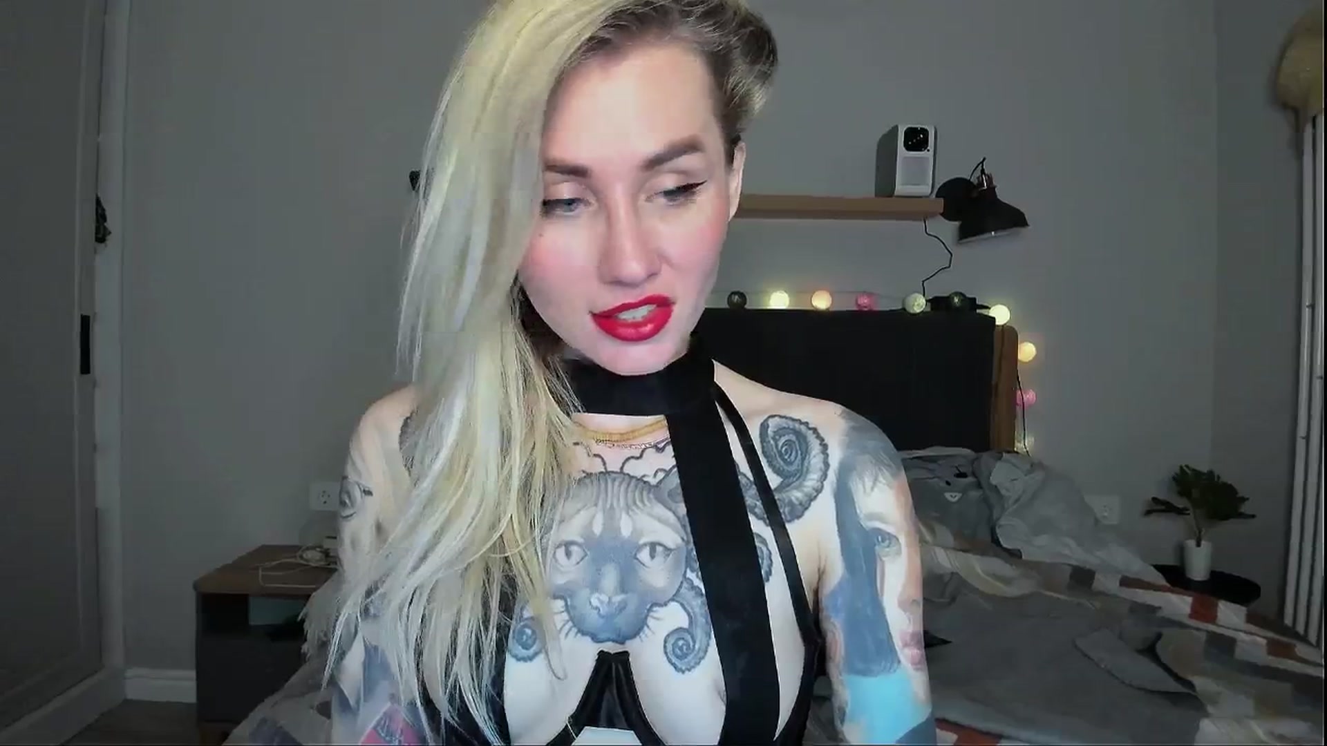 Gallery image thumbnail from Alexa_Smithhh's myfreecams stream on, 05/02/2024, 18:33 image 13 of 20