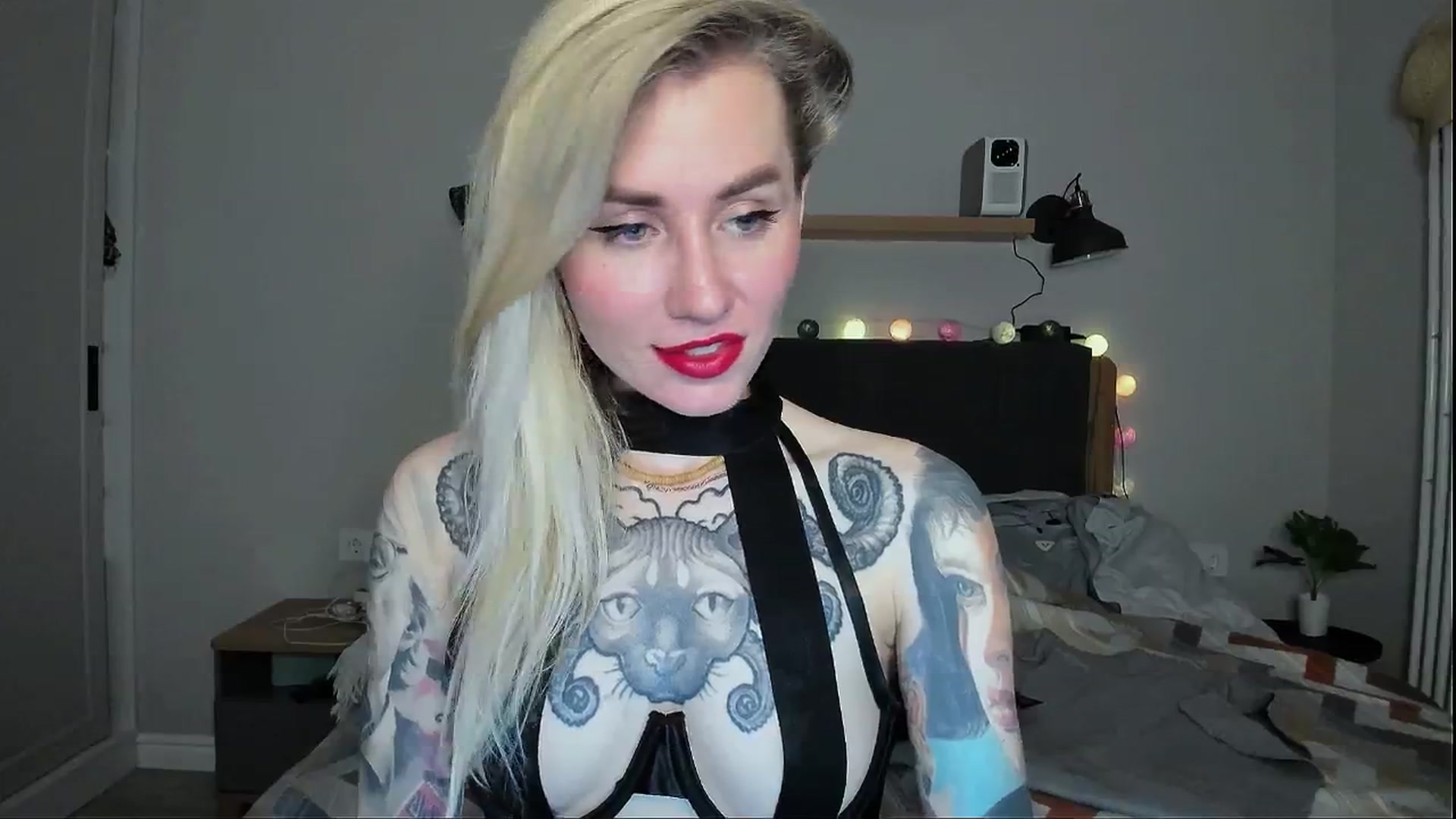 Gallery image thumbnail from Alexa_Smithhh's myfreecams stream on, 05/02/2024, 18:33 image 17 of 20