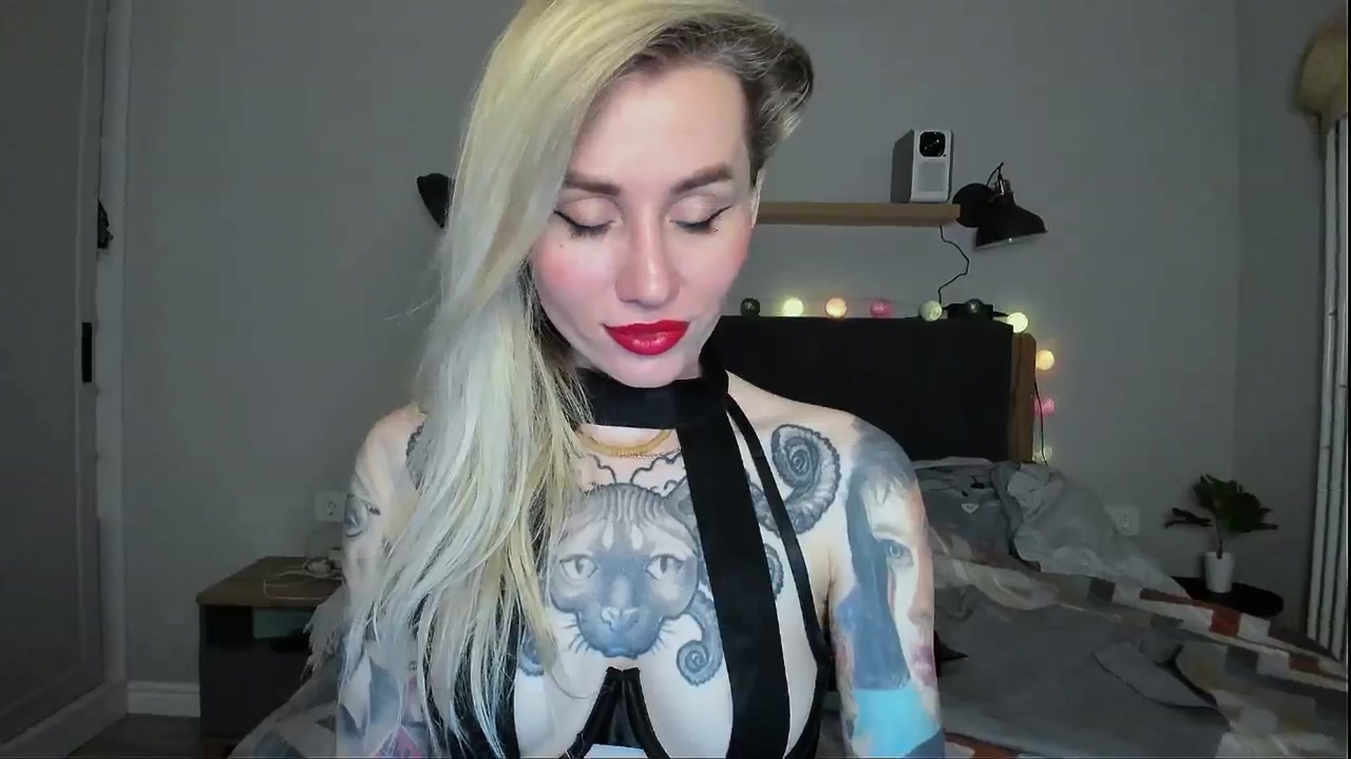 Gallery image thumbnail from Alexa_Smithhh's myfreecams stream on, 05/02/2024, 18:33 image 14 of 20