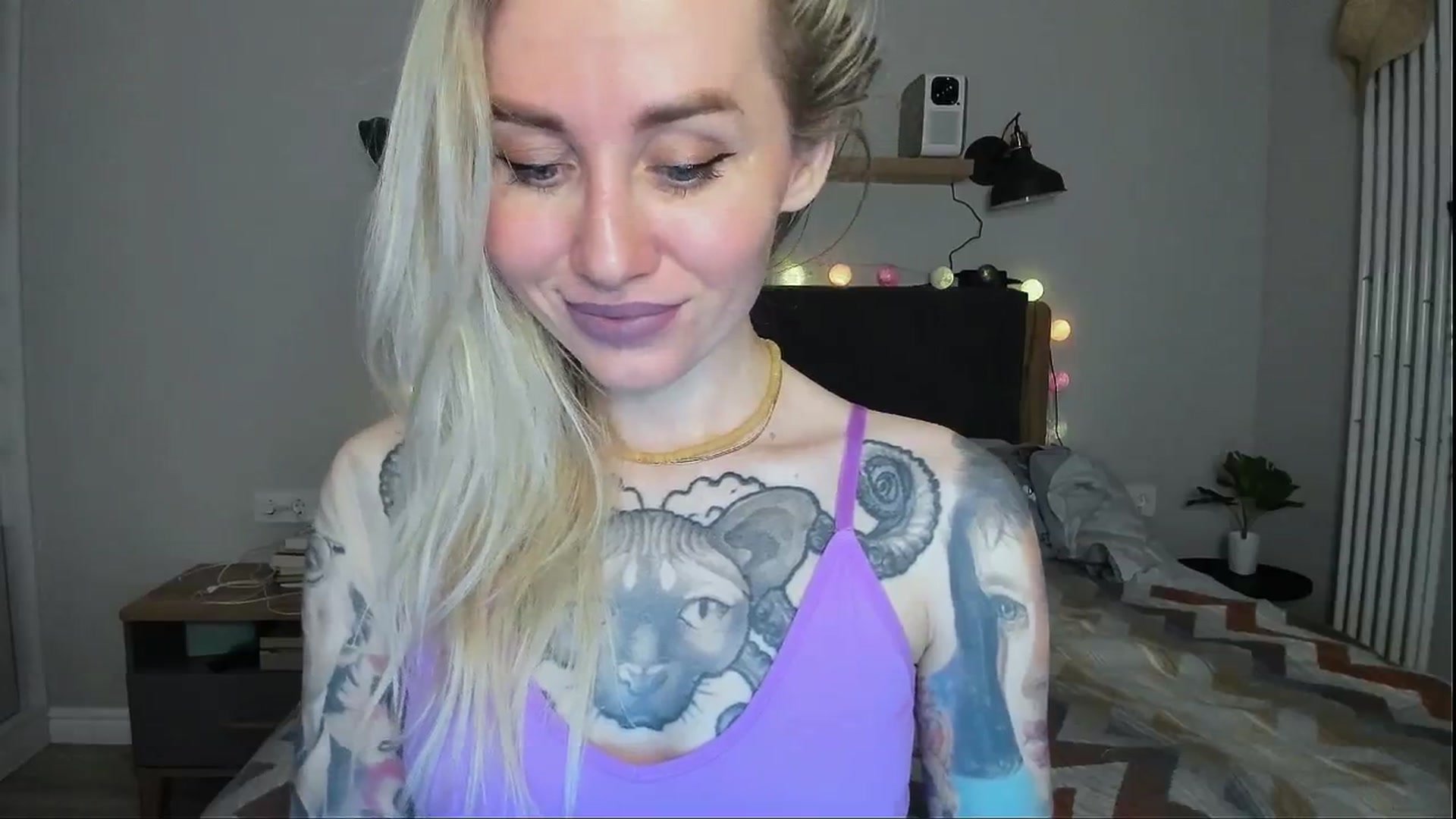 Gallery image thumbnail from Alexa_Smithhh's myfreecams stream on, 05/03/2024, 20:16 image 14 of 20