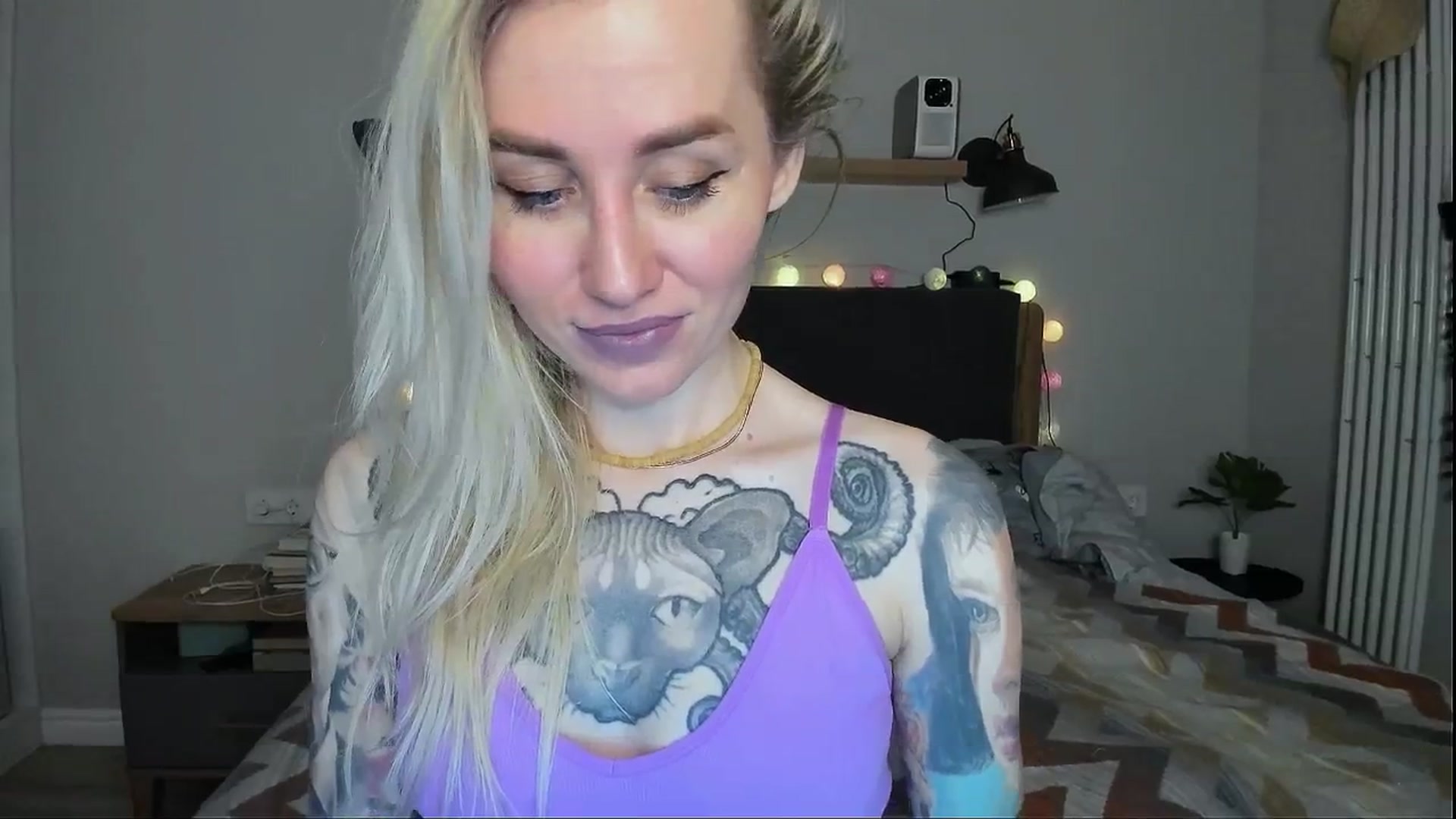 Gallery image thumbnail from Alexa_Smithhh's myfreecams stream on, 05/03/2024, 20:16 image 9 of 20