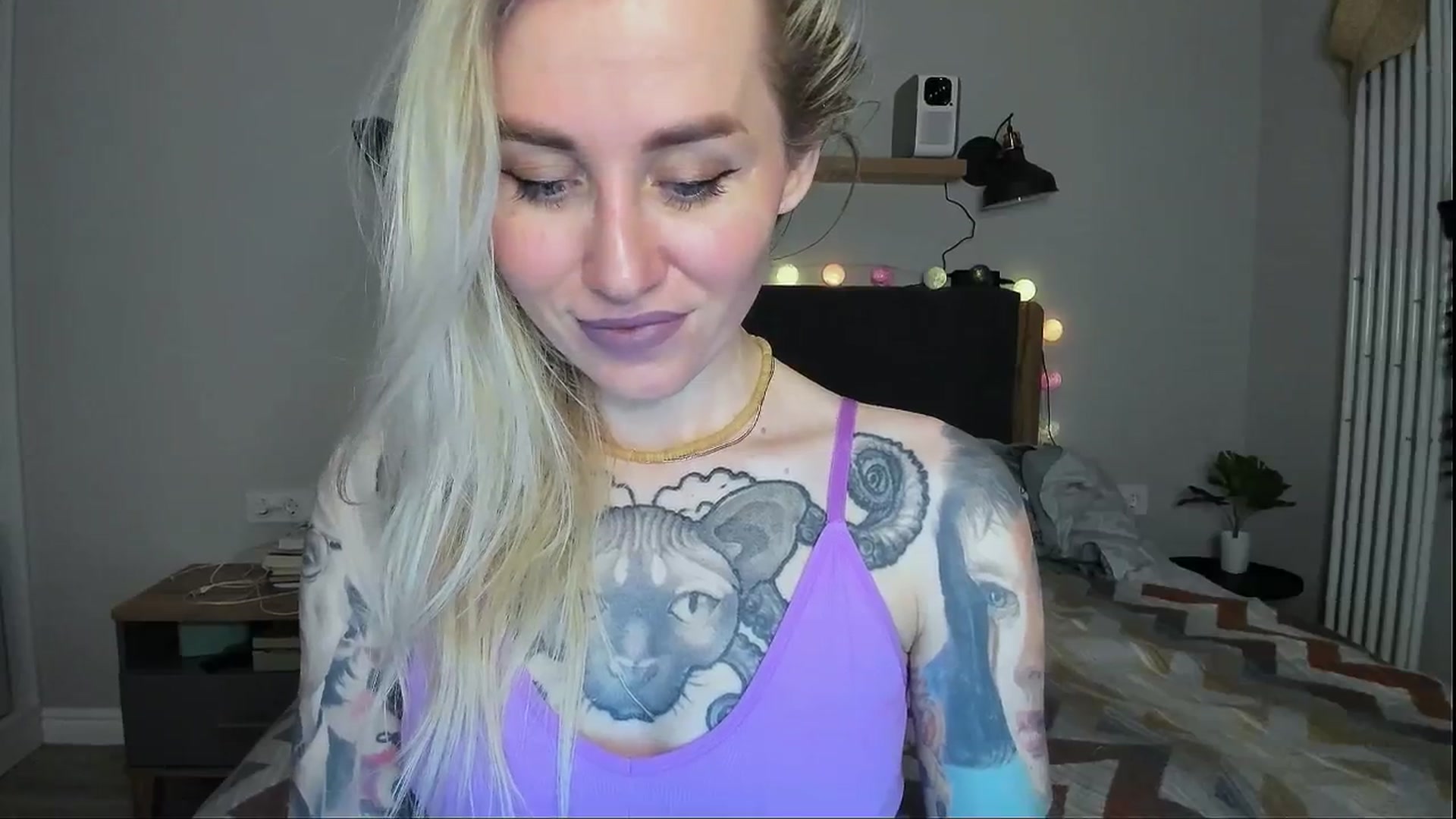 Gallery image thumbnail from Alexa_Smithhh's myfreecams stream on, 05/03/2024, 20:16 image 8 of 20
