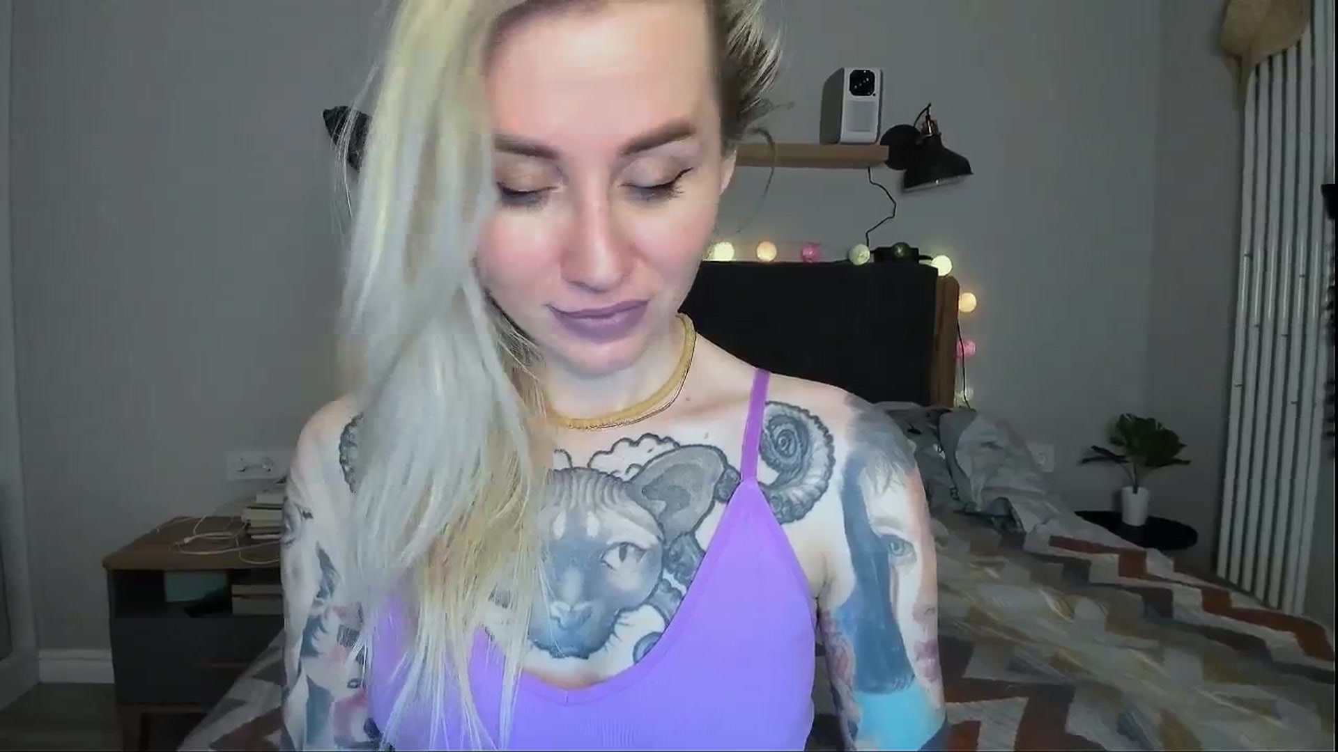 Gallery image thumbnail from Alexa_Smithhh's myfreecams stream on, 05/03/2024, 20:16 image 13 of 20